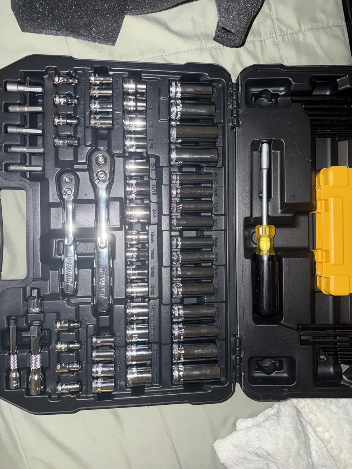 DEWALT Mechanics Tools Kit and Socket Set, 1/4