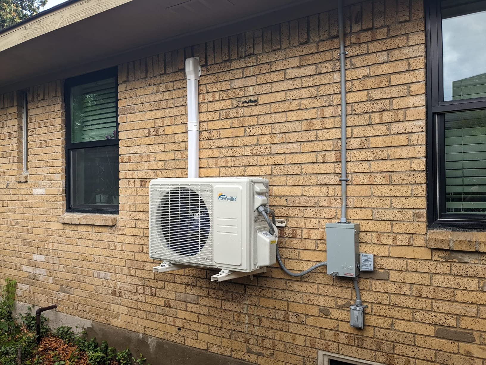 Senville LETO Series Mini Split Air Conditioner Heat Pump, 12000 BTU 110/120V, Inverter, Works with Alexa, SEER2 20.8, 1 Ton, White customer photo 1