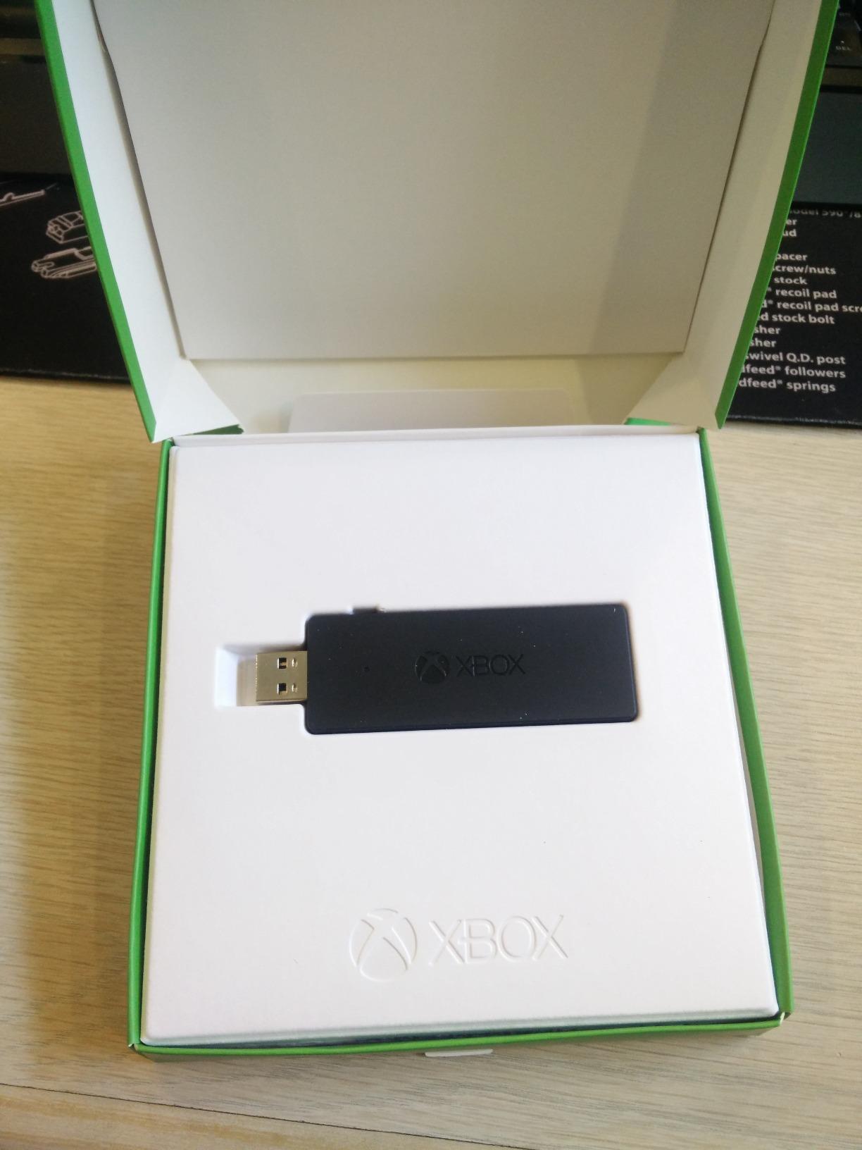 Microsoft Xbox Wireless Adapter for Windows 10 customer photo 2