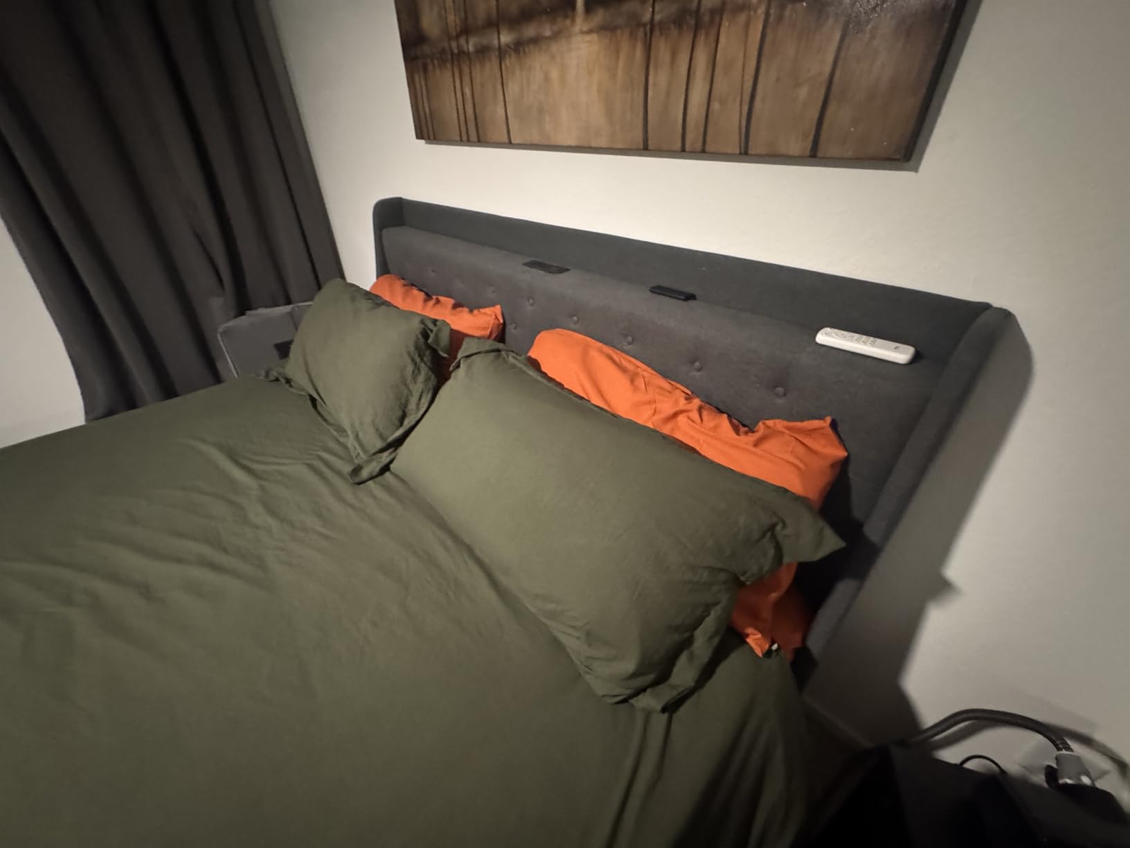 Queen 6 Piece Sheet Set - Comfy Breathable & Cooling - Ultra Soft Hotel Luxury Bedding Set w/ 8-16 Inch Deep Pockets - 1 Flat & 1 Fitted Sheet & 4 Pillowcases - Cozy, Wrinkle Free & Easy Care - White customer photo 1