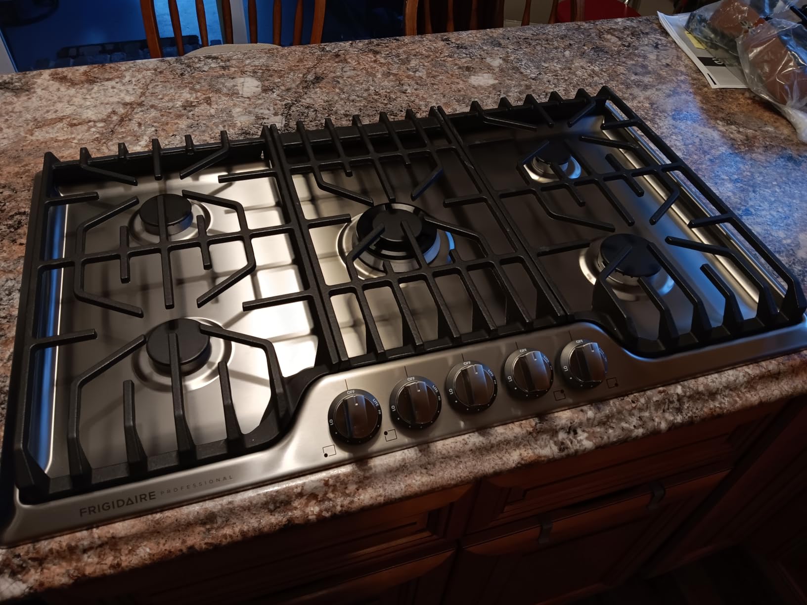 Frigidaire Professional 36 Inch Gas Cooktop with Griddle, Stainless Steel 5-Burner with Propane Conversion Kit, FPGC3677RS customer photo 2