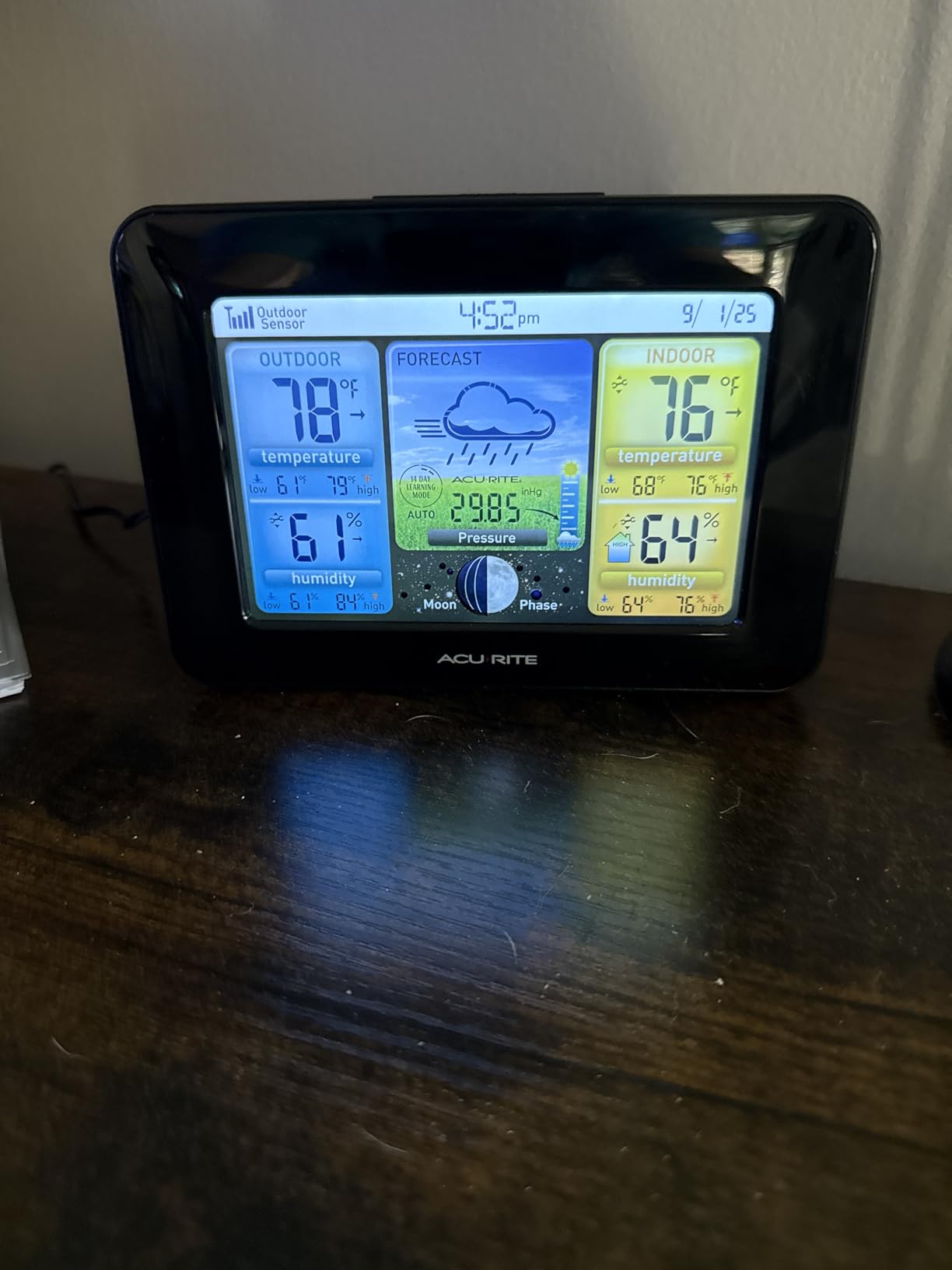 AcuRite Wireless Home Weather Station with Color Display, Indoor Outdoor Thermometer customer photo 2