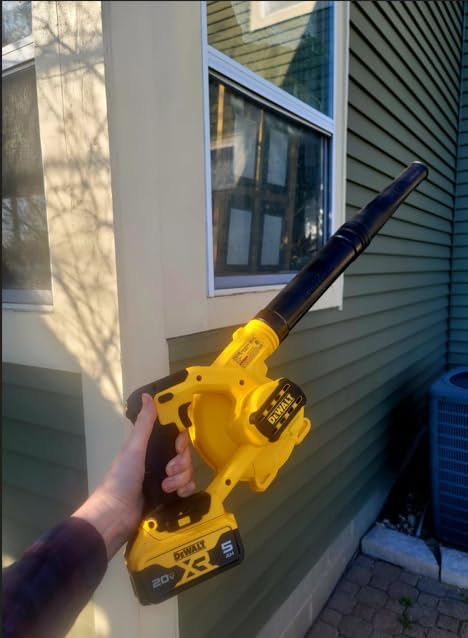 DEWALT 20V MAX Blower, 100 CFM Airflow, Variable Speed Switch, Includes Trigger Lock, Bare Tool Only (DCE100B) customer photo 2