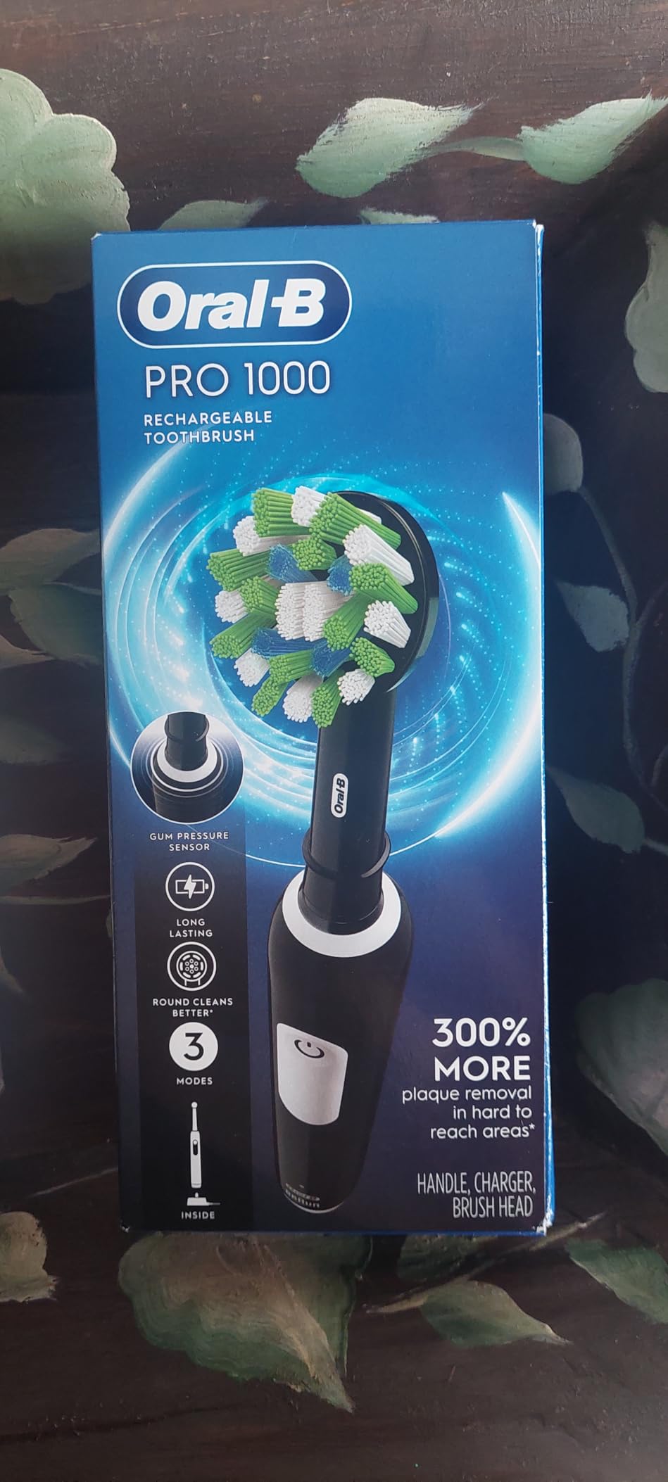 Oral-B Pro 1000 Rechargeable Electric Toothbrush, Black customer photo 1