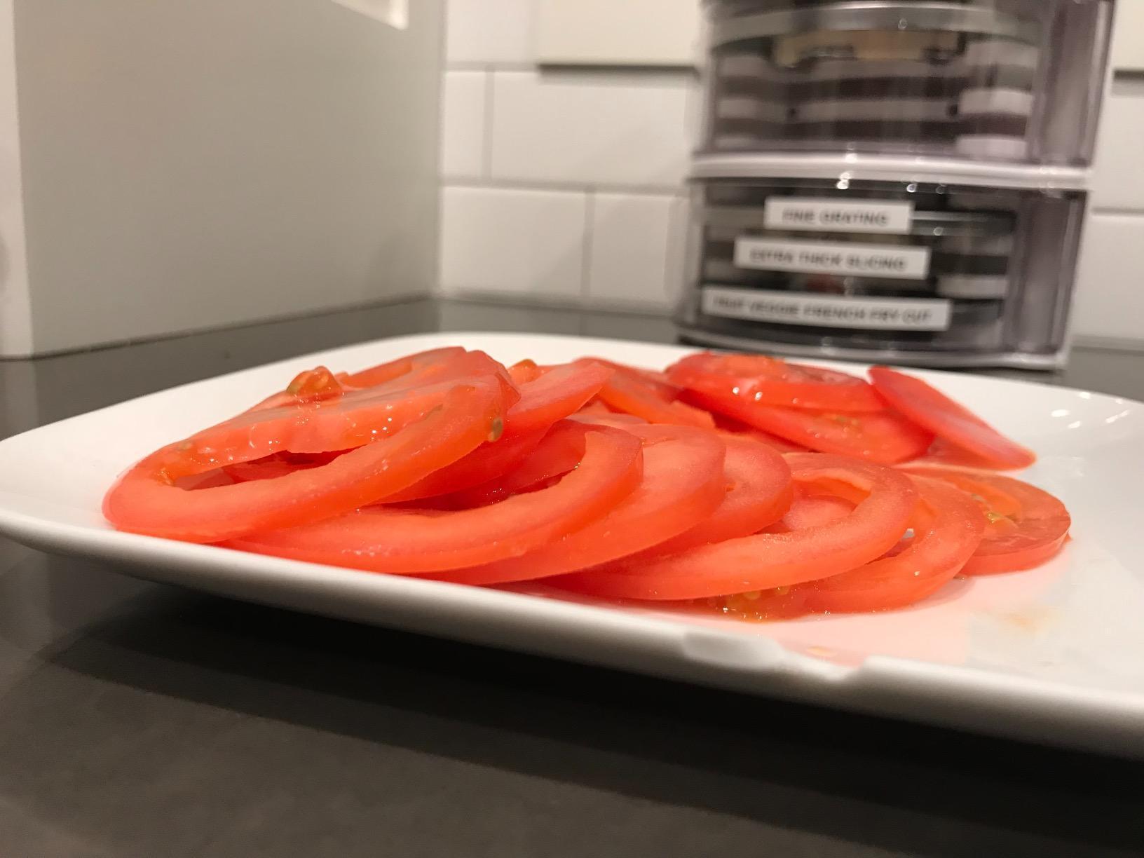 Cuisinart 7-Cup Pro Classic Food Processor, 600-Watt Motor, Vegetable Chopper & Blender for Mincing, Dicing, Shredding, Puree & Kneading Dough, DLC-10SYP1, White customer photo 2