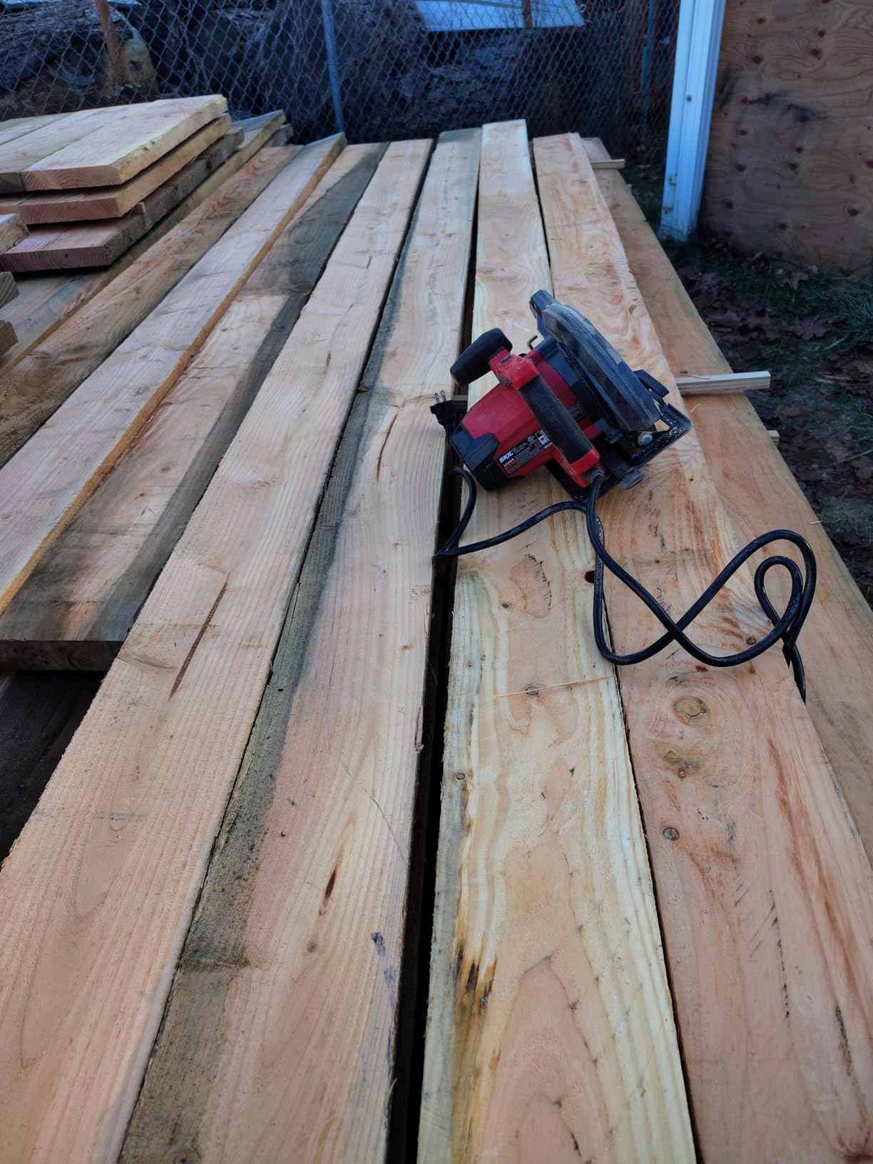 SKIL 15 Amp 7-1/4 Inch Circular Saw with Single Beam Laser Guide - 5280-01 customer photo 1