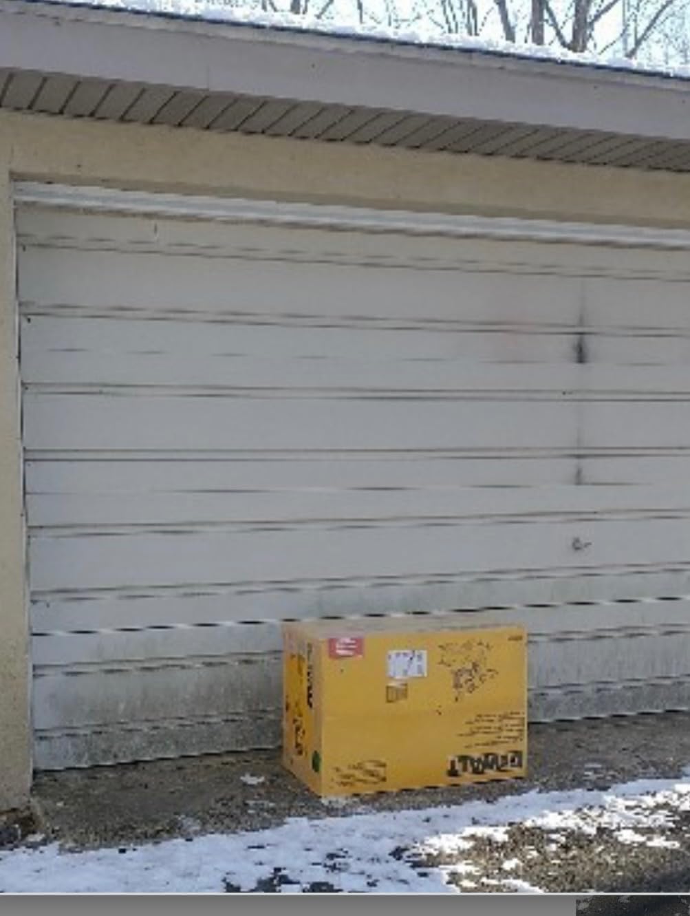 DEWALT Miter Saw, 12 Inch Double Bevel Sliding Compound Miter Saw, Includes Blade Wrench and Clamp, Increased Crosscut Capacity, Powerful 3800 RPM Motor 15 Amp (DWS779) customer photo 1