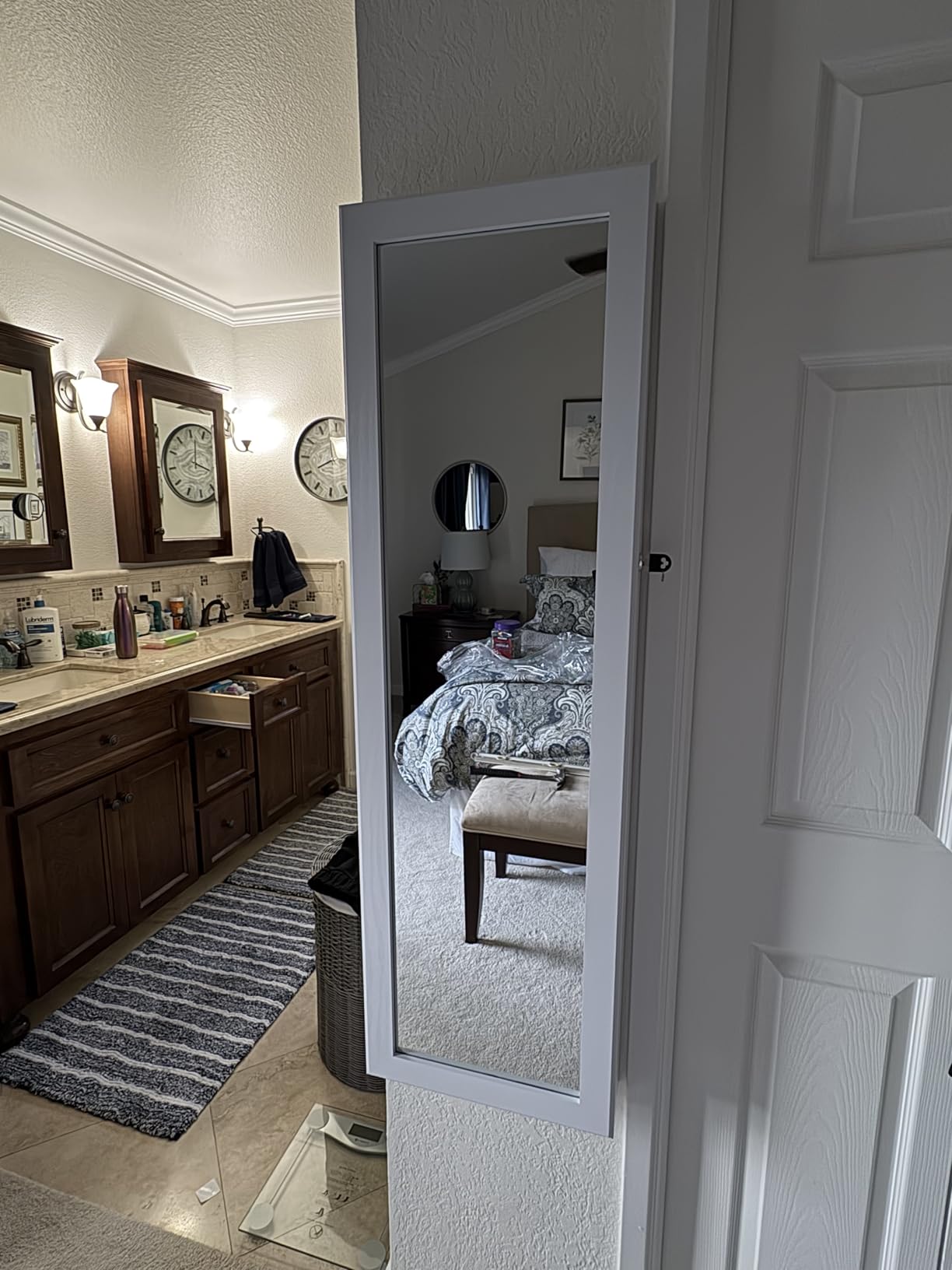 SONGMICS 6 LEDs Mirror Jewelry Cabinet, 47.2-Inch Tall Lockable Wall or Door Mounted Jewelry Armoire Organizer with Mirror, 2 Drawers, 3.9 x 14.6 x 47.2 Inches, White UJJC93W customer photo 2