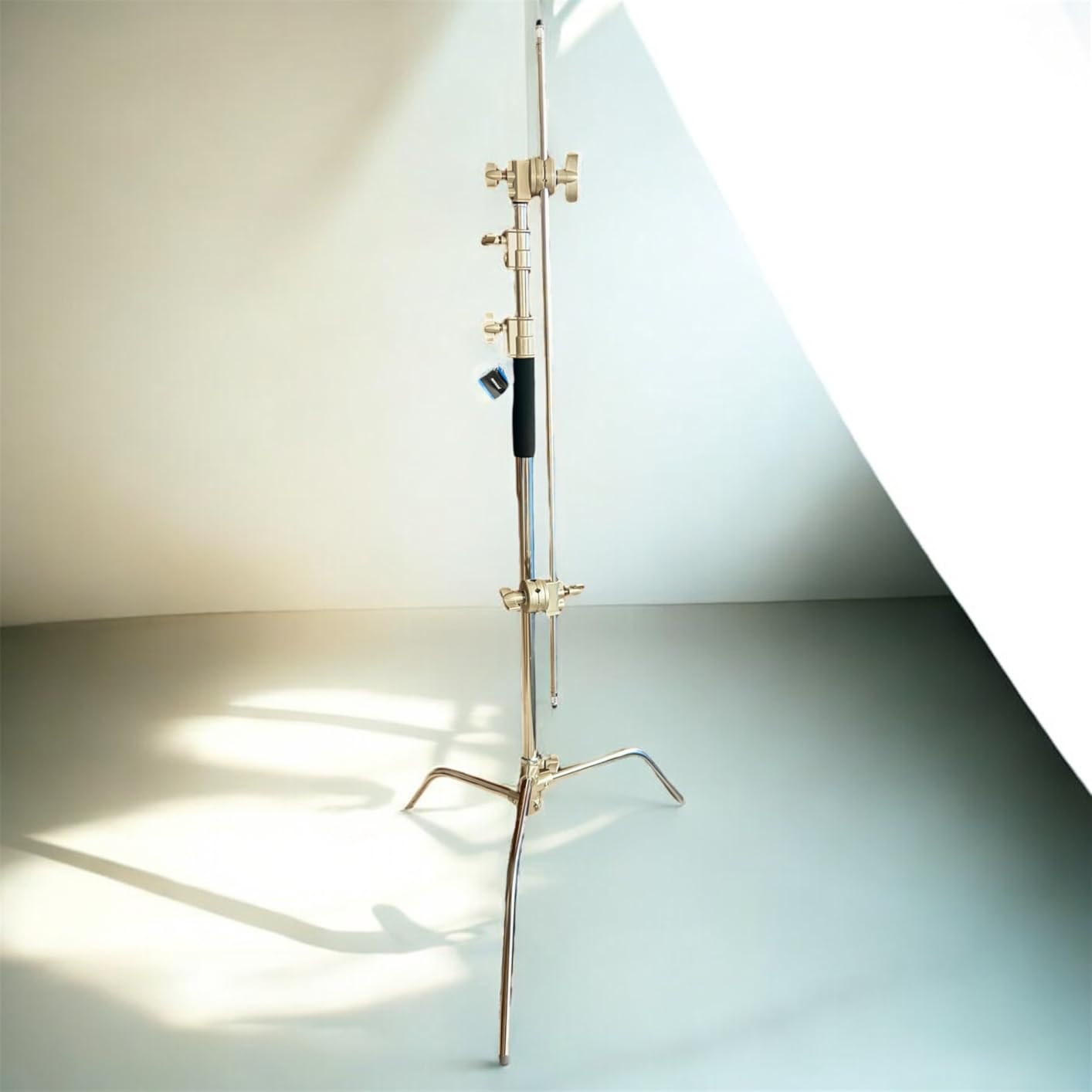 NEEWER Pro 100% Stainless Steel Heavy Duty C Stand with Boom Arm, Max Height 10.5ft/320cm Photography Light Stand with 4.2ft/128cm Holding Arm, 2 Grip Head for Studio Monolight, Softbox, Reflector customer photo 2
