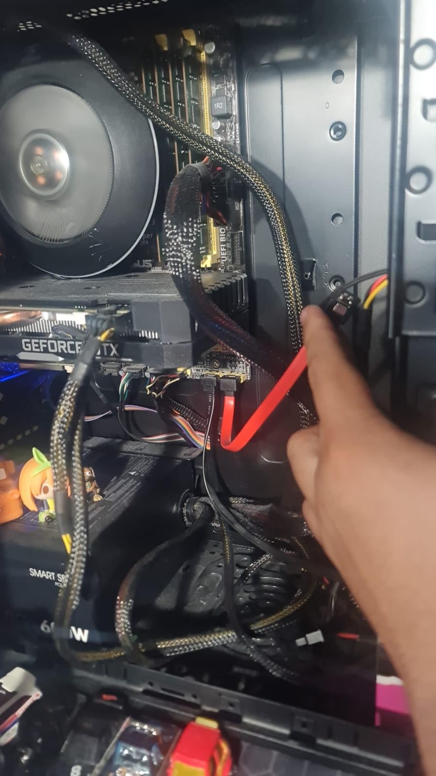 CableCreation SATA III Cable, [2-Pack] 8-Inch/0.6FT SATA III 6.0 Gbps 7pin Female to Downward Right Angle Female Data Cable with Locking Latch, Support for 2.5'' SSD,3.5''HDD Drive, Red customer photo 1