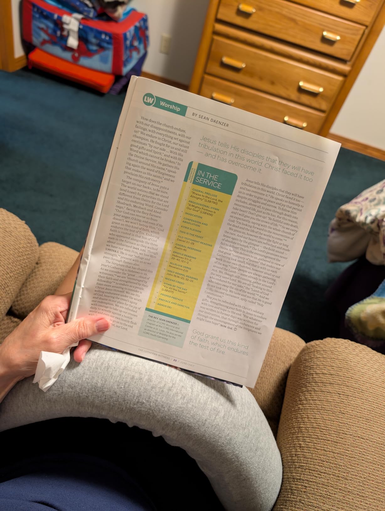 Dot&Dot Twist Memory Foam Travel Pillow for Airplanes - Travel Neck Pillow for Sleeping - Airplane Pillow for Neck Support, Chin, Lumbar and Leg - Adjustable, Bendable Neck Roll Pillow customer photo 1