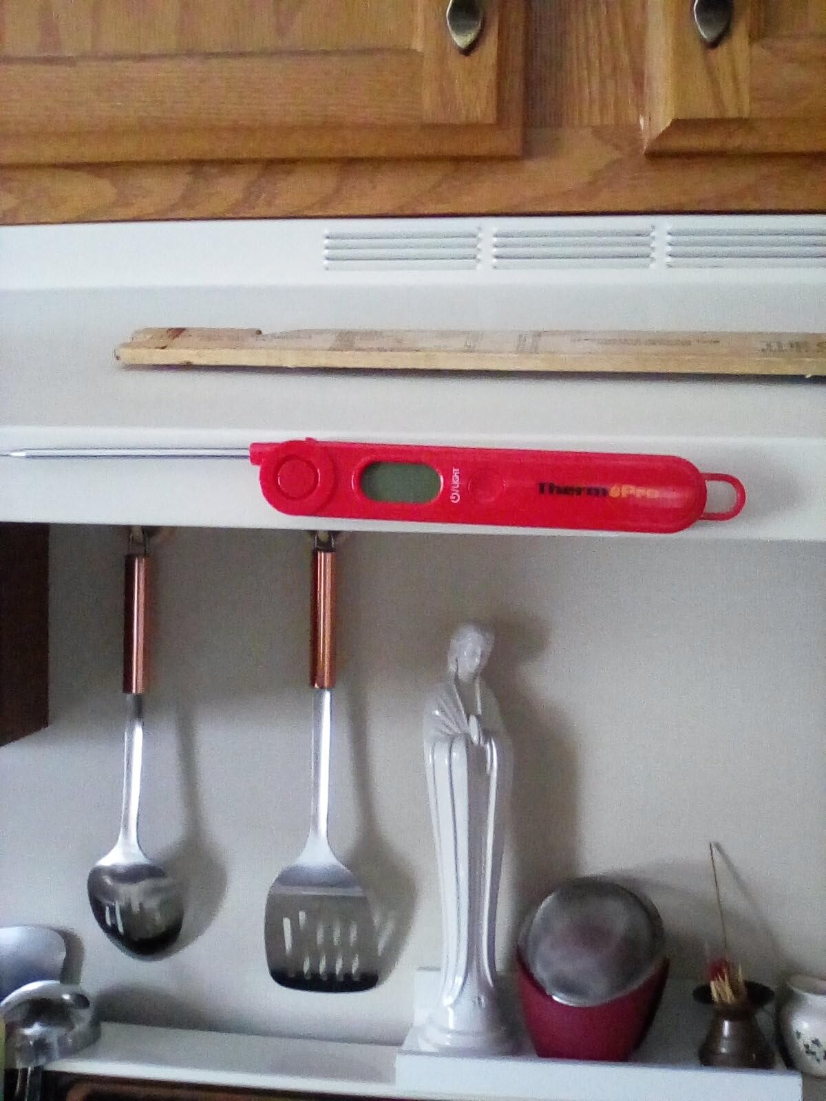 ThermoPro TP03B Digital Meat Thermometer for Cooking, Instant Read Thermometer with Backlight, Kitchen Food Thermometer for Grill Smoker BBQ Oil Deep Fry Candy Bread Coffee with Pop-up Meat Probe customer photo 1