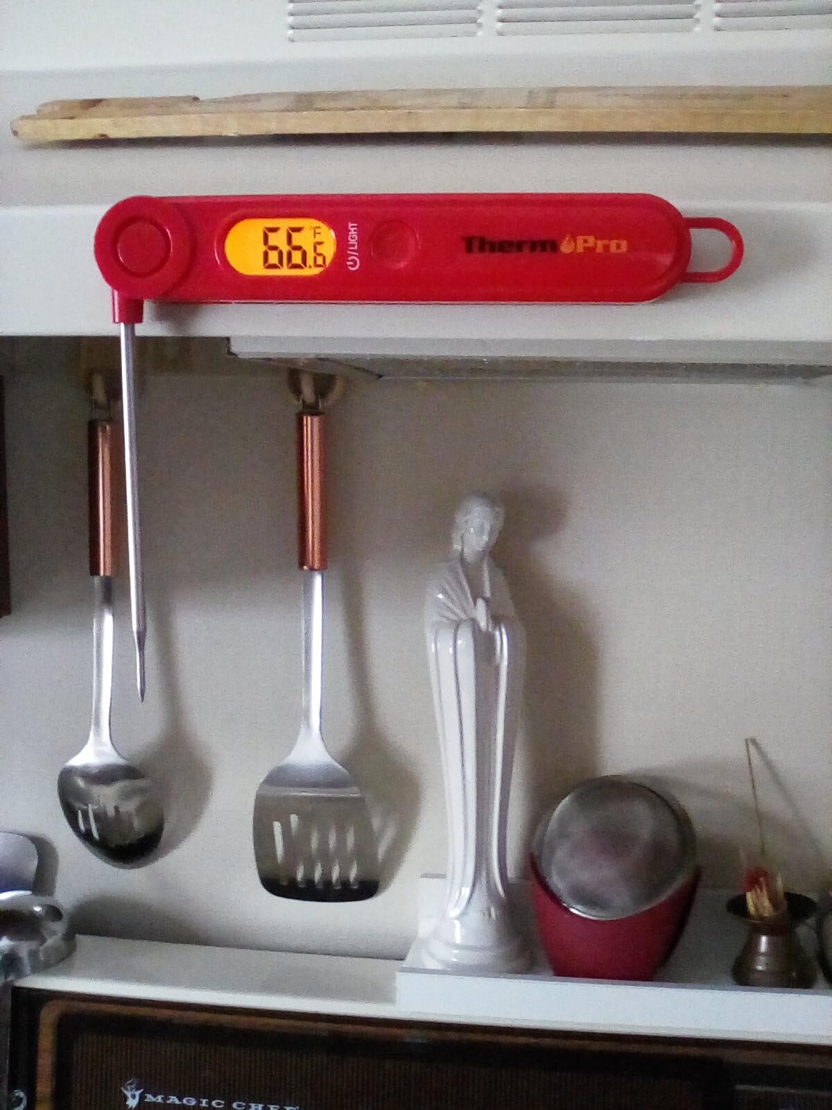 ThermoPro TP03B Digital Meat Thermometer for Cooking, Instant Read Thermometer with Backlight, Kitchen Food Thermometer for Grill Smoker BBQ Oil Deep Fry Candy Bread Coffee with Pop-up Meat Probe customer photo 2