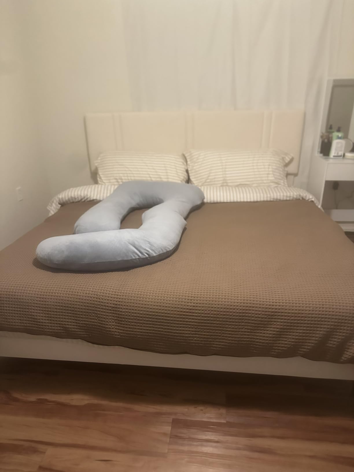 Utopia Bedding Comforters Queen Size, All Season Duvet Insert, Down Alternative Box Stitched Bed Comforter with Corner Tabs, Machine Washable (White) customer photo 1