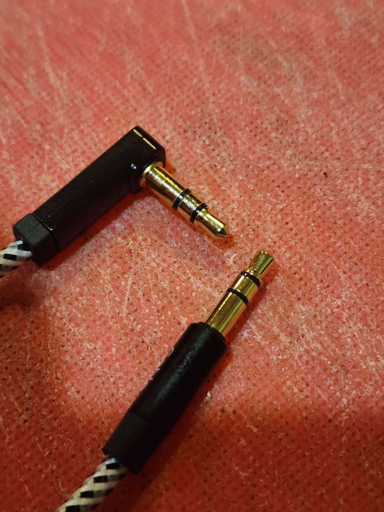 CableCreation Headphone Extension Cable, 90 Degree TRRS 3.5mm Male to Female Audio Extension Cable 4-Conductor(Microphone) for Car Headphones,Speaker,Laptops,Smart Phones, 6 Feet customer photo 2