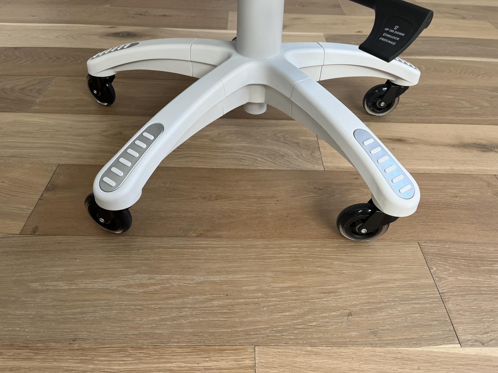 Rollerblade Office Chair Wheels, Set of 5 Replacement Casters for Desk and Gaming Chairs, Safe for Hardwood Floors, Tile, Laminate & Carpet, Support Up to 650 LBS, Easy Install, Universal Fit, Clear customer photo 1