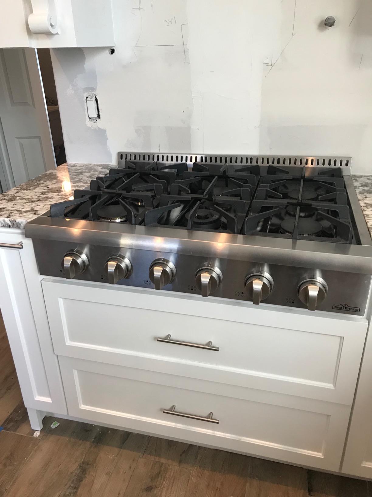 THOR KITCHEN Pro-Style Gas Rangetop with 6 Sealed Burners 36 - Inch, Stainless Steel HRT3618U customer photo 1