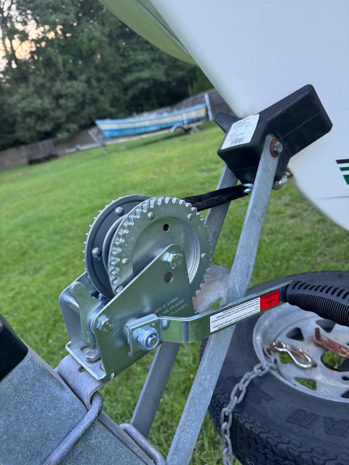 Camco 2000lb Boat Trailer Winch - Manual Hand Crank Boat Winch Features 20-Foot Strap & 2-Way Ratchet - 2,000lb Weight Capacity - Boat Trailer Accessories (50000) customer photo 1