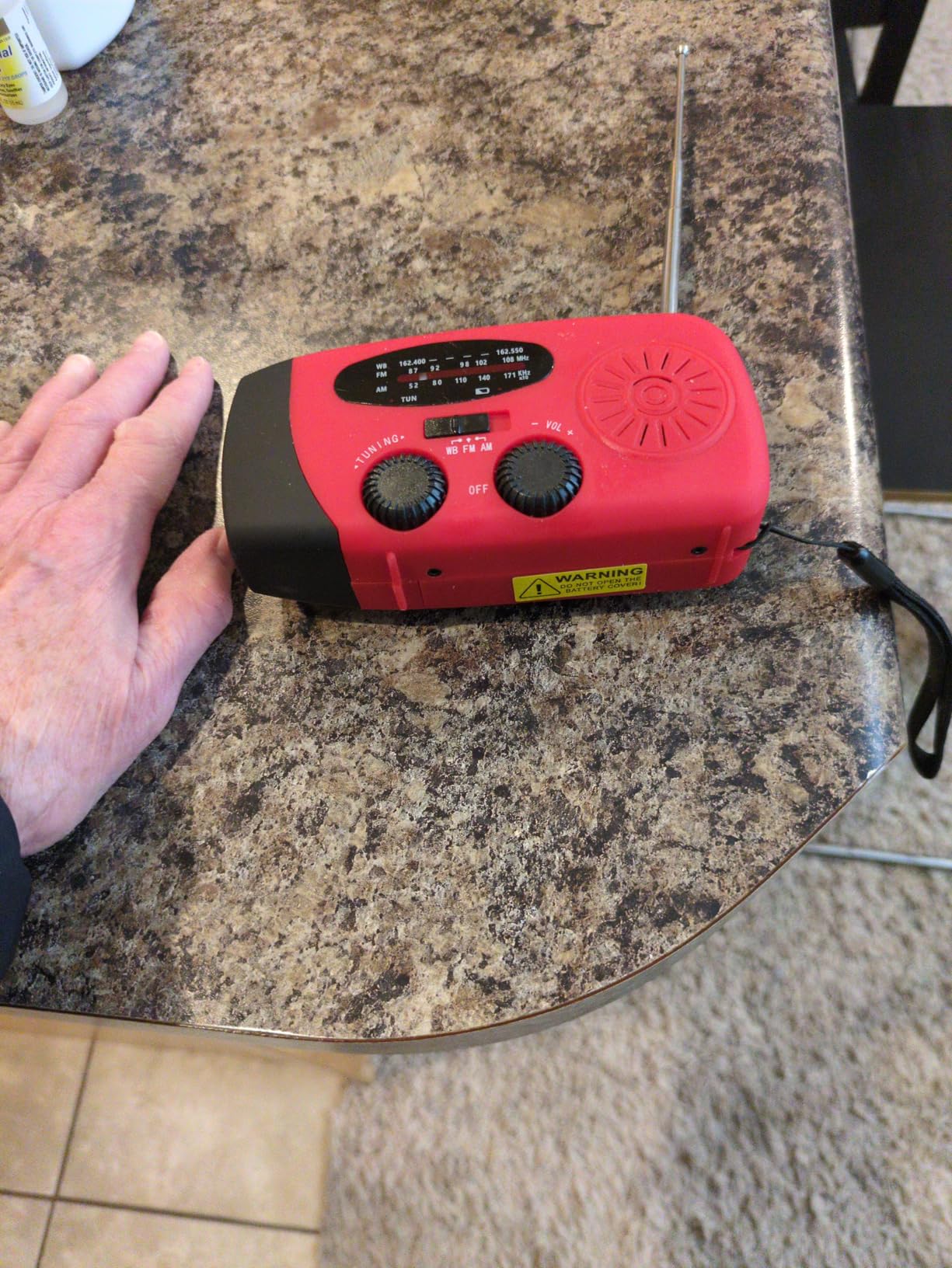 RunningSnail Emergency Hand Crank Radio With LED Flashlight For Emergency, AM/FM NOAA Portable Weather Radio With 2000mAh Power Bank Phone Charger, USB Charged & Solar Power For Camping, Emergency customer photo 2