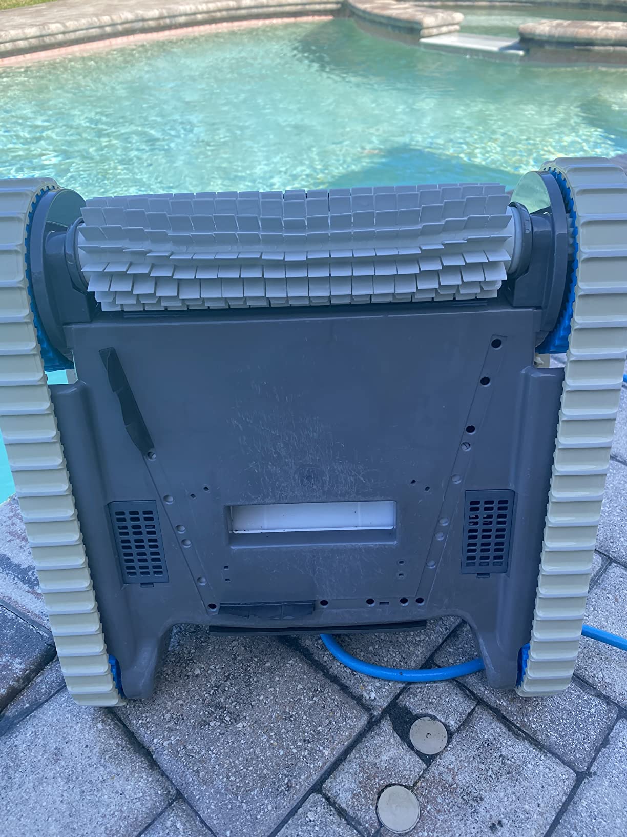 Dolphin Nautilus CC Automatic Robotic Pool Vacuum Cleaner, Wall Climbing Scrubber Brush, Top Load Filter Access, Ideal for Above/In-Ground Pools up to 33 FT in Length customer photo 2