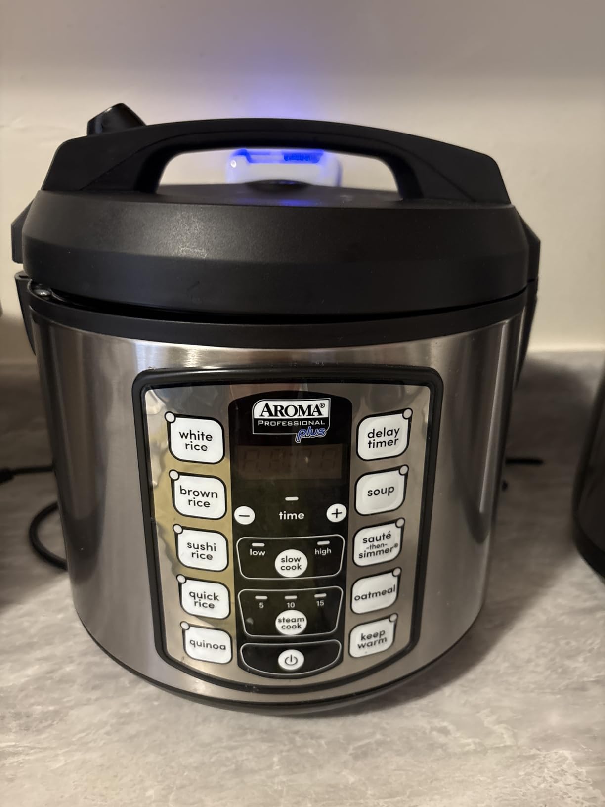 AROMA Housewares Professional Plus ARC-5000SB 20 Cup (Cooked) Digital Rice Cooker, Food Steamer, Slow Cooker, Stainless Exterior/Nonstick Pot, Silver, Black, 10-cup uncooked/20-cup cooked/4QT customer photo 1