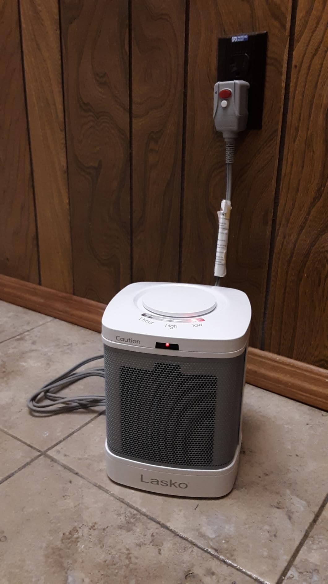 Lasko Portable Electric Ceramic Space Heater with ALCI Plug for Bathroom Use, 2 Heat Settings and Simple Heat Button, 8 Inches, White, 1500W, CD08200 customer photo 1