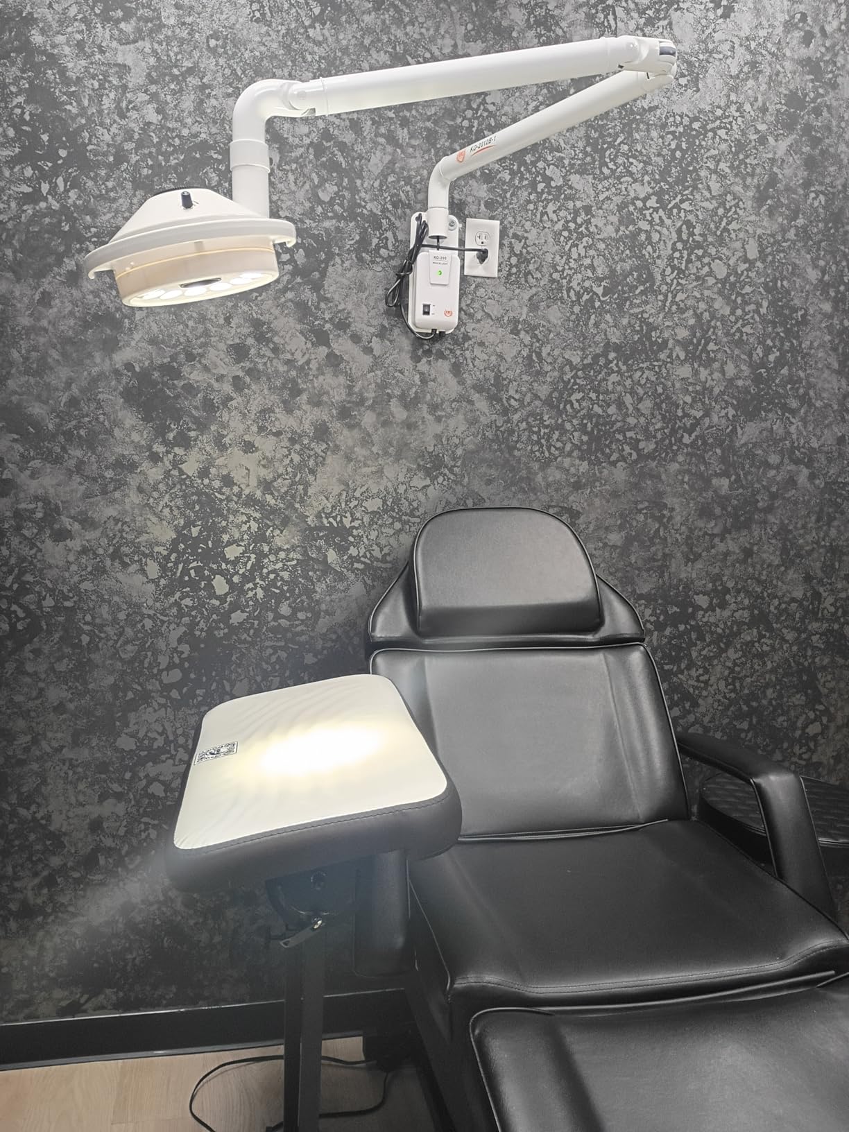 Dental 36W Hanging LED Surgical Oral Exam Light Shadowless Lamp KD-2012D-1 customer photo 1