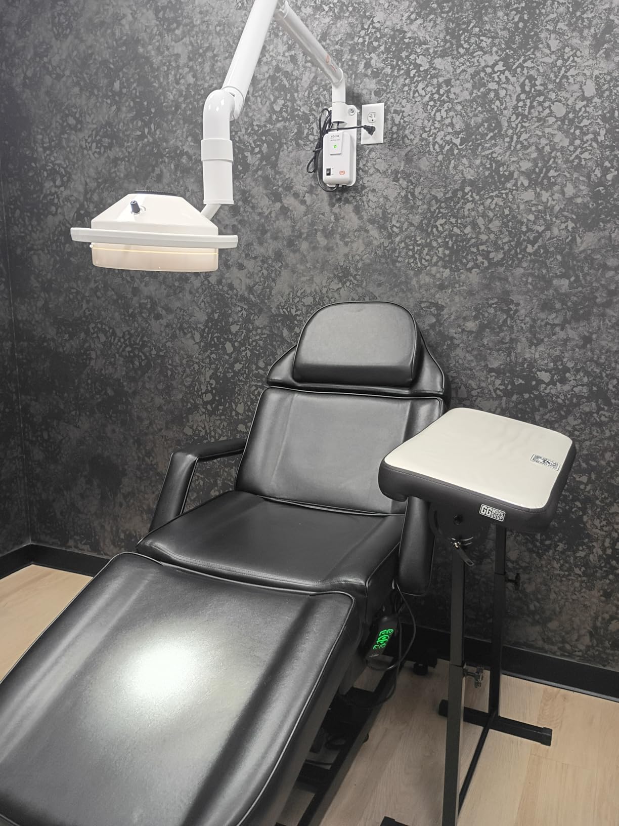 Dental 36W Hanging LED Surgical Oral Exam Light Shadowless Lamp KD-2012D-1 customer photo 2