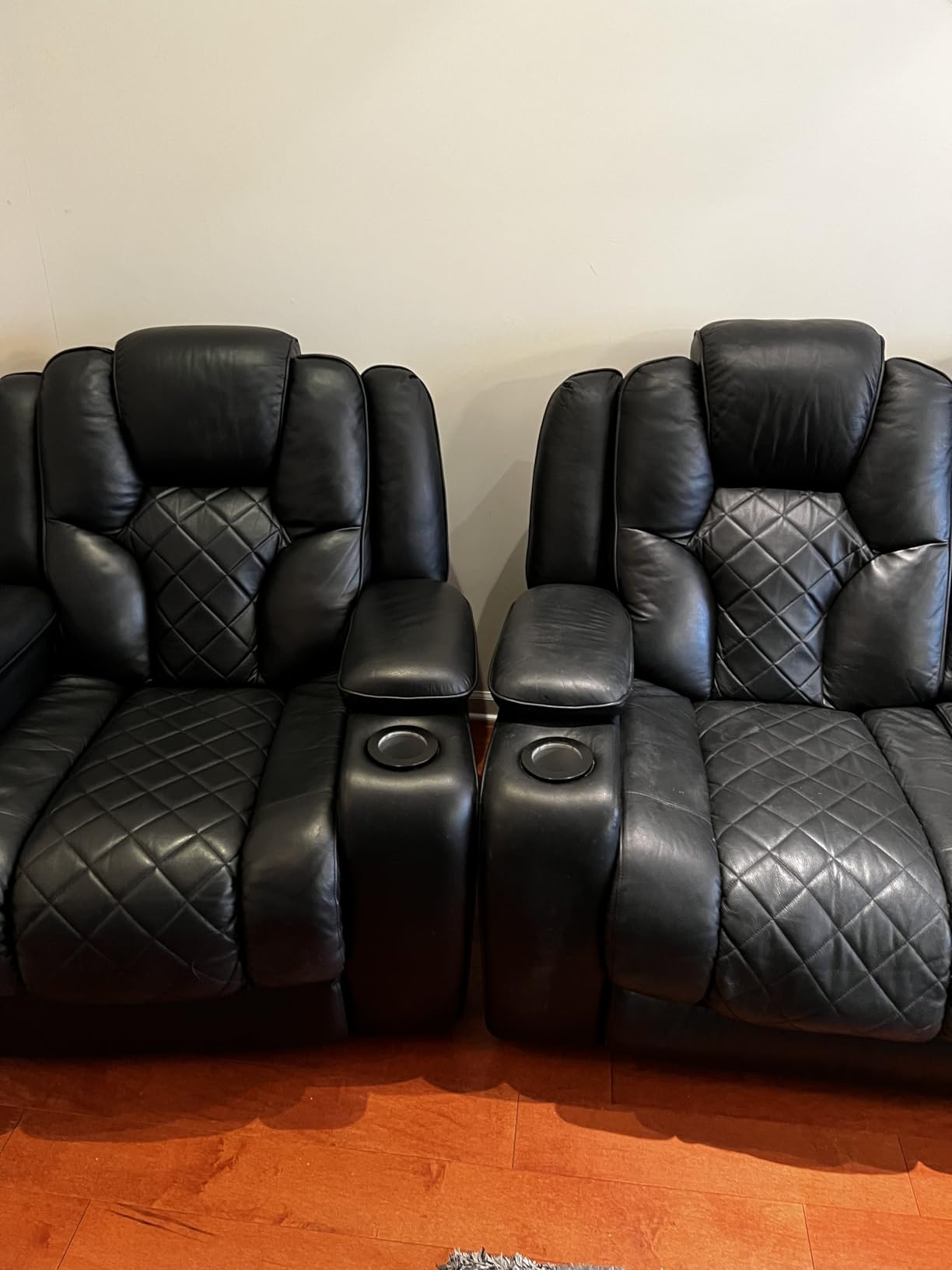 Griot's Garage Leather 3-in-1 Spray, Cleaner and Conditioner for Leather and Vinyl, Car Seats and Vehicle Interior, Truck, RV, Boats, and Home, 10963, 22 oz customer photo 2