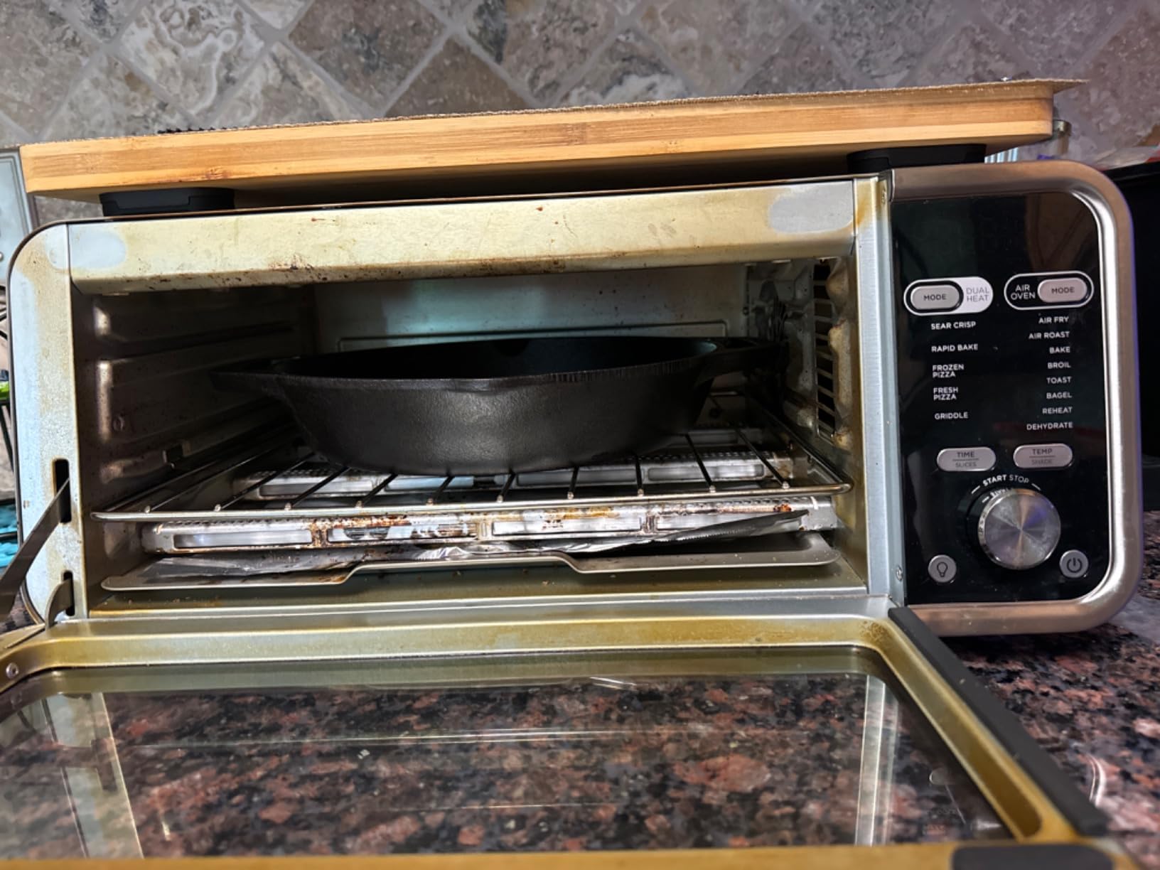 Lodge 10.25 Inch Pre-Seasoned Cast Iron Skillet - Dual Assist Handles - Use in the Oven, on the Stove, on the Grill, or Over a Campfire - Black customer photo 1