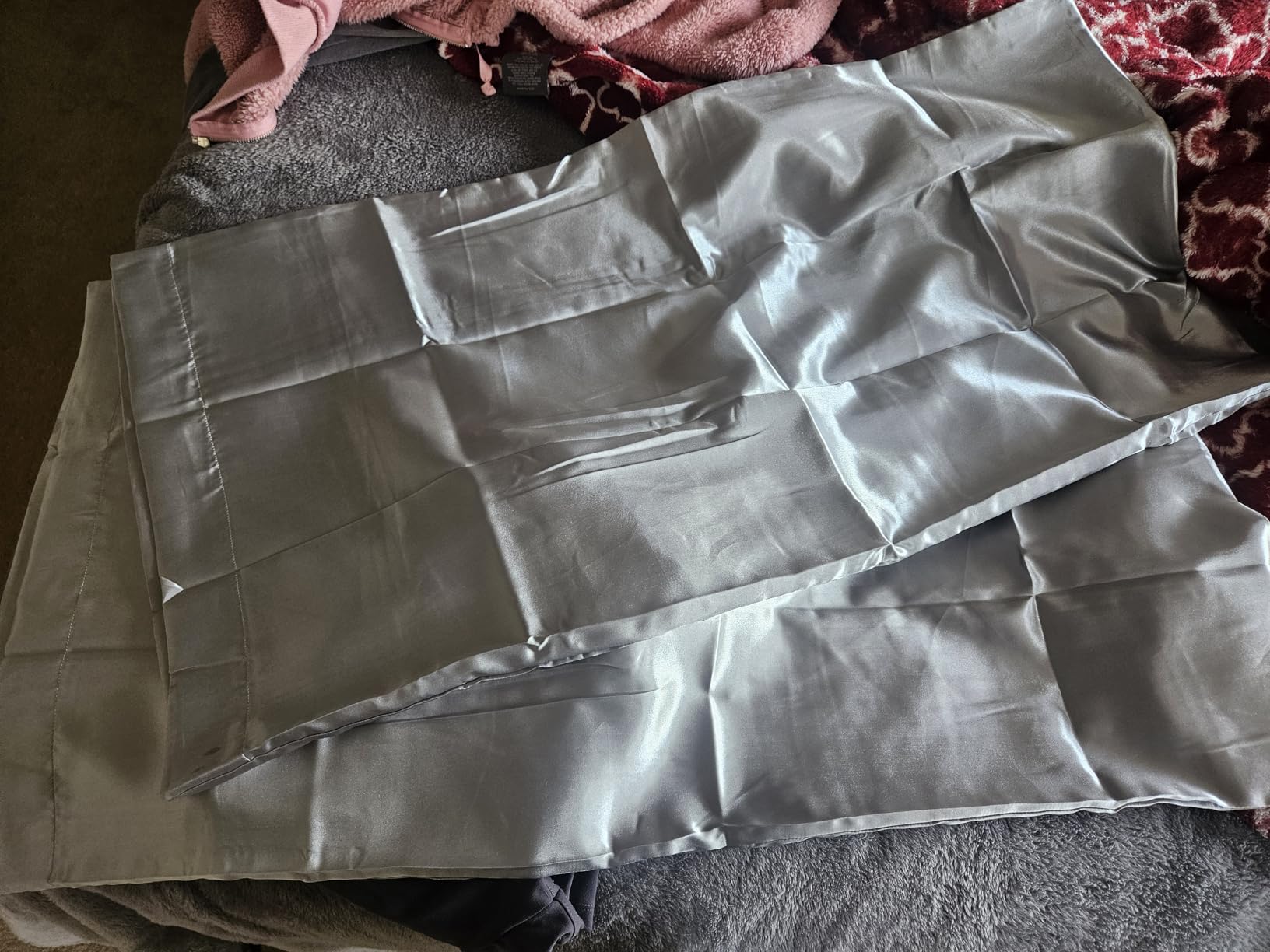 Bedsure Satin Pillowcase, Similar to Silk Pillow Cases Queen Size Set of 2, Cooling Pillow Case Covers with Envelope Closure, Room Decor Gifts for Women Men, Silver Grey, 20x30 Inches, 2pcs customer photo 1