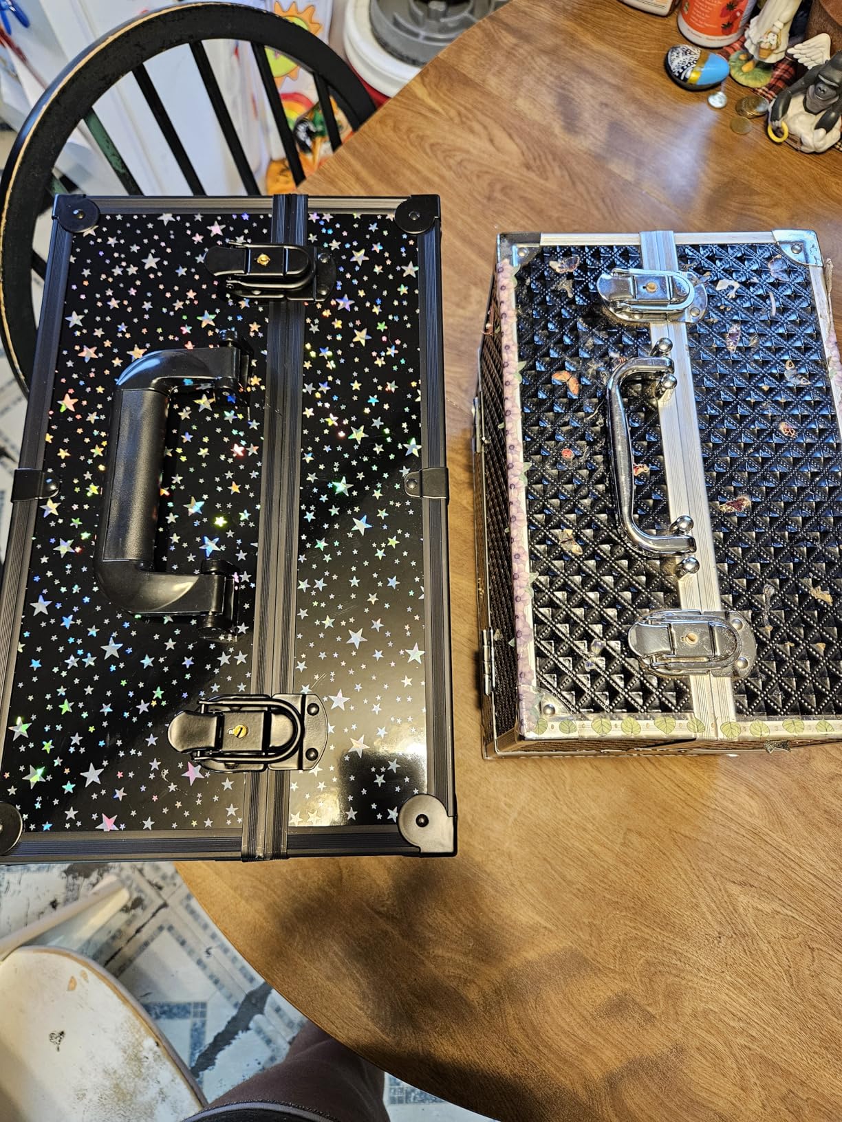 Joligrace Makeup Train Case Professional Adjustable - 6 Trays Cosmetic Cases Makeup Storage Organizer Box with Lock and Compartments 14 Inch Large Black customer photo 2