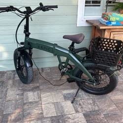 Hollywood Racks Destination E Hitch Bike Rack with Ramp for 2 Bikes up to 70 lbs Each - Secure, Lockable Electric Bike Rack - Premium, Foldable Bicycle Car Racks for Standard or E-Bikes customer photo 2