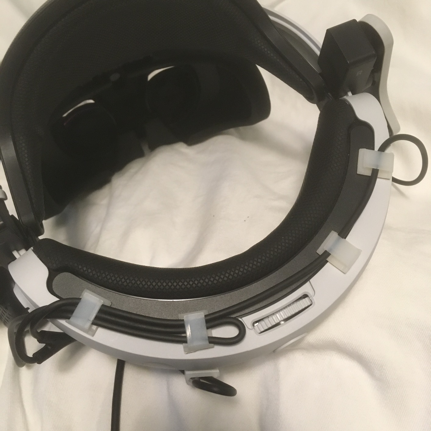 Bionik Mantis Attachable VR Headphones: Compatible with PlayStation VR, Adjustable Design, Connects Directly to PSVR, Hi-Fi Sound, Sleek Design, Easy Installation customer photo 1
