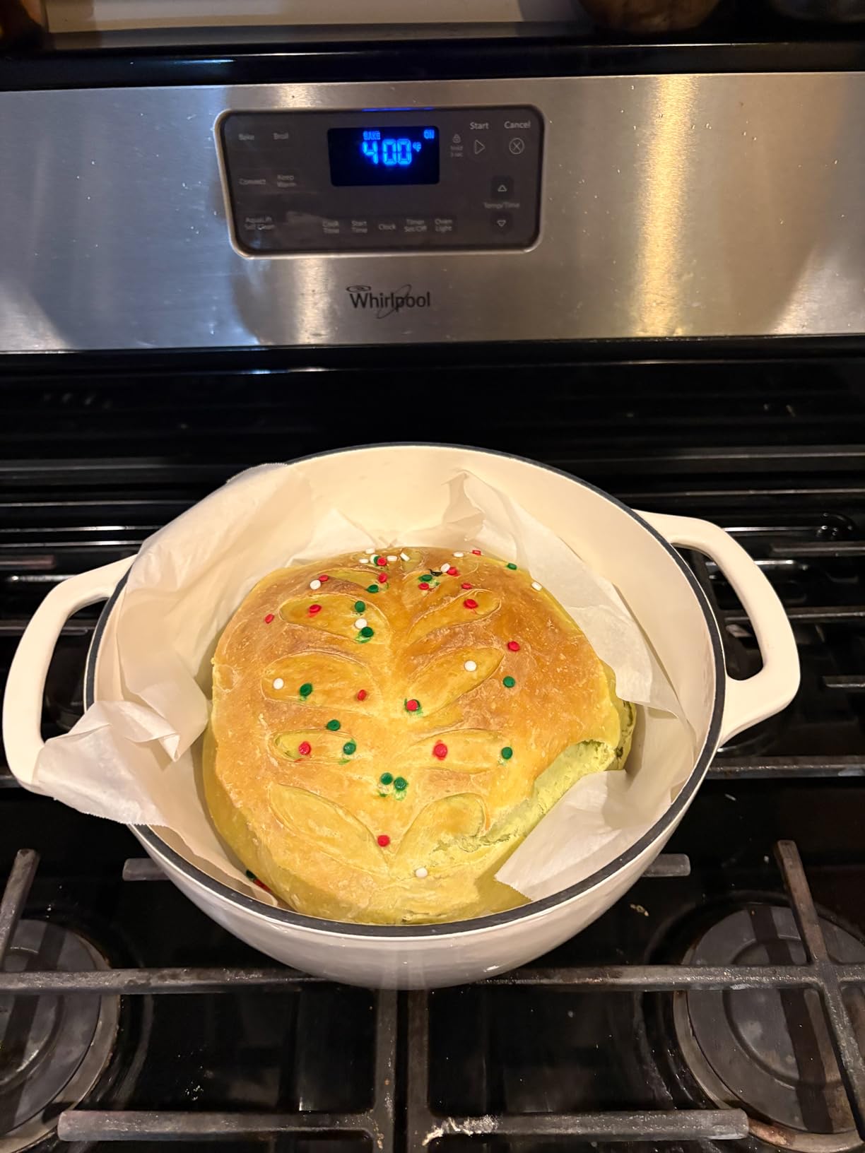 Amazon Basics Enameled Cast Iron Dutch Oven Pot with Lid, Round, Dual Handles, Heavy-Duty, Oven Safe for Baking, Roasting, Stews, 6-Quart, Blue customer photo 1