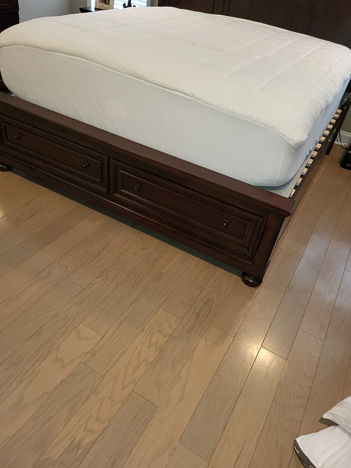 EASELAND Queen Size Mattress Pad Pillow Top Mattress Cover Quilted Fitted Mattress Protector Cotton Top Stretches up 8-21