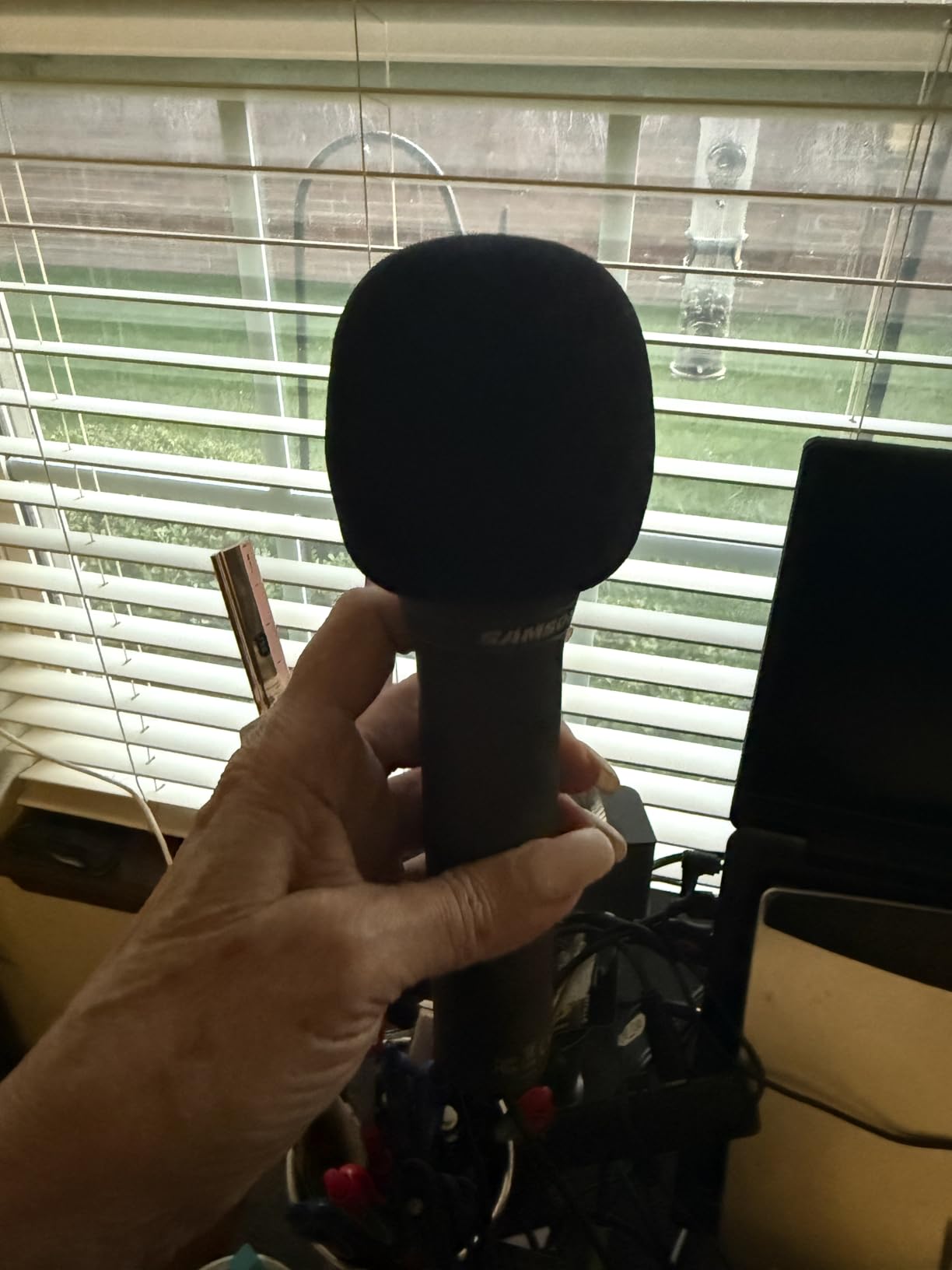 Syncwire Headphone Splitter, Nylon-Braided Extension Cable Audio Stereo Y Splitter (Hi-Fi Sound), 3.5mm Male To 2 Ports 3.5mm Female Headset Splitter for Phone, PS4, Switch, Tablets & More customer photo 2