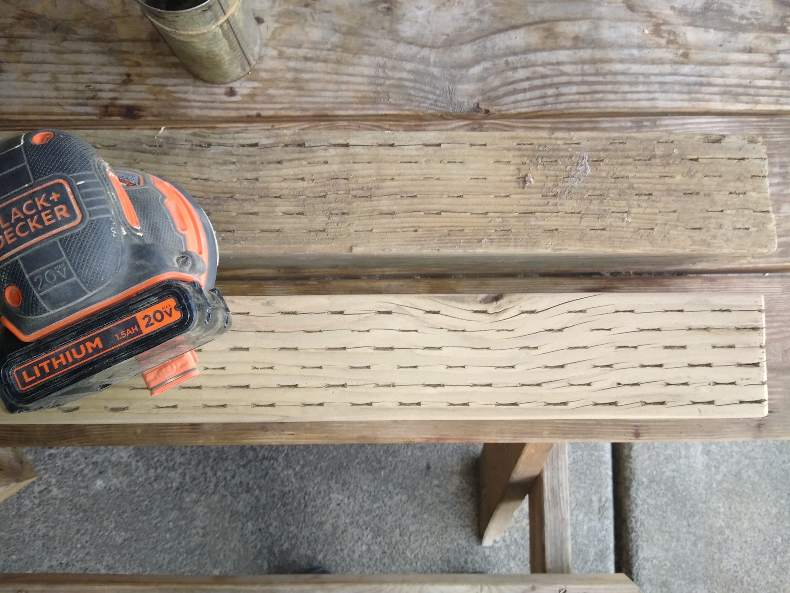 BLACK+DECKER 20V MAX Orbital Sander, Cordless, 12,000 OPM, 2 Sandpaper Sheets, Battery and Charger Included (BDCRO20C) customer photo 1