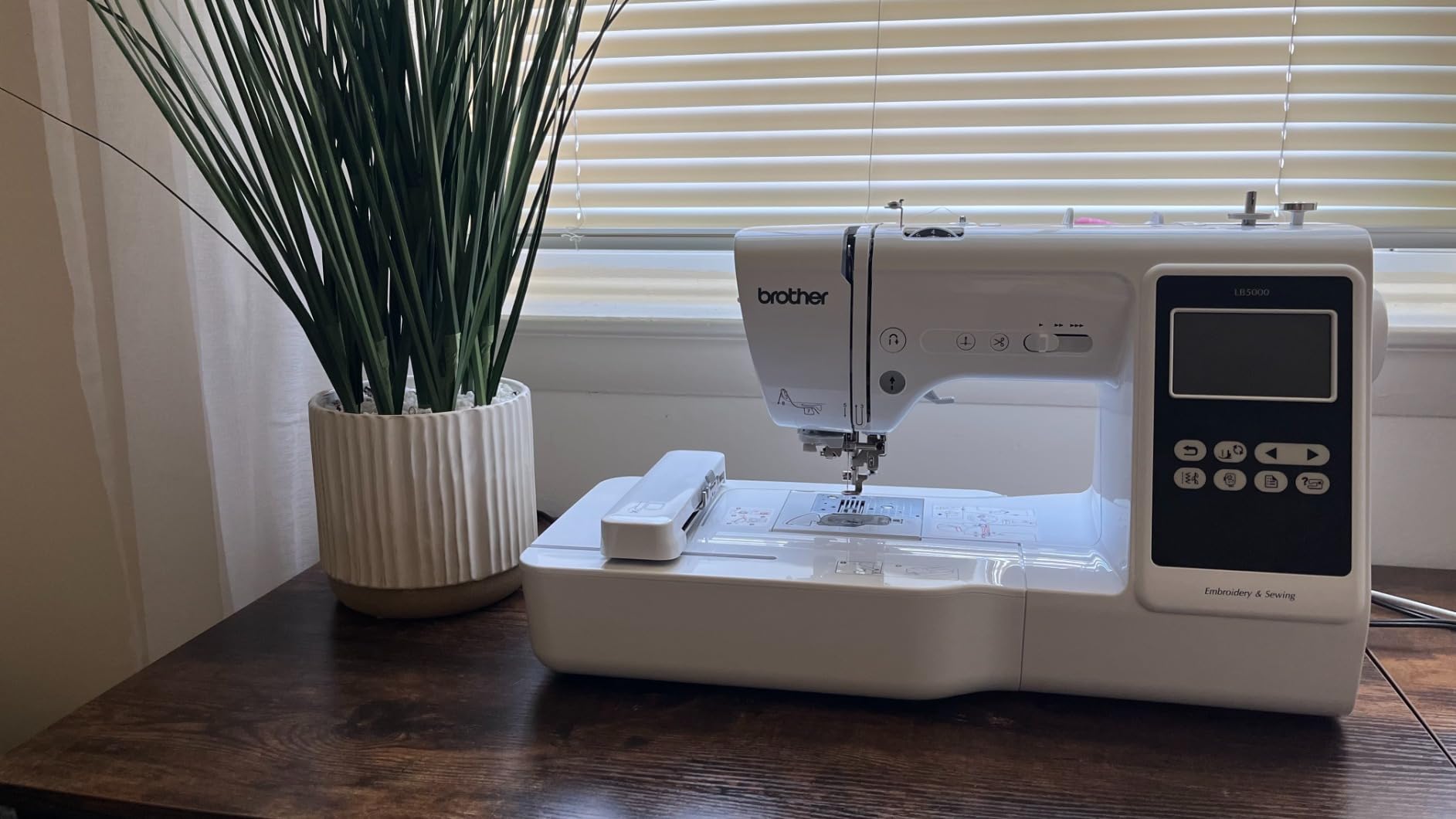 Brother SE600 Sewing and Embroidery Machine, 80 Designs, 103 Built-In Stitches, Computerized, 4
