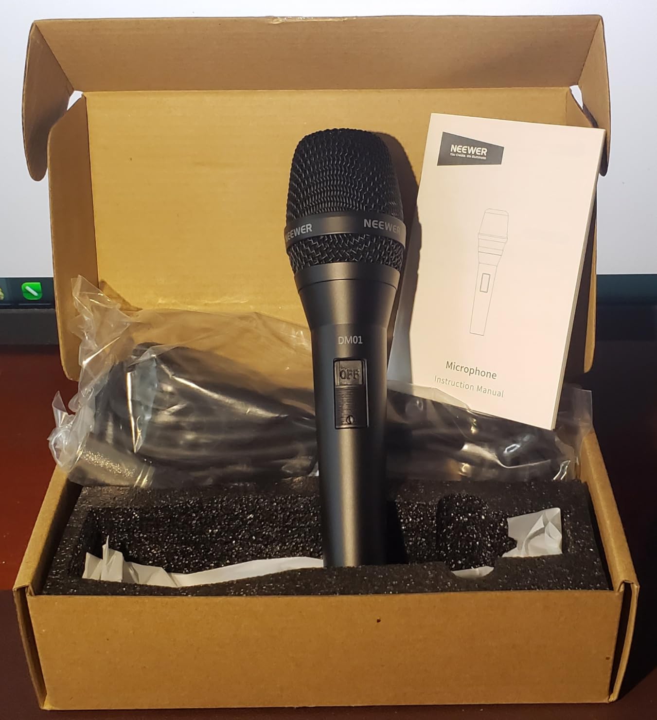 NEEWER NW-040 Cardioid Dynamic Microphone with XLR Cable, Rigid Metal Housing, Unidirectional Pickup Mic for Musical Instruments Voice Public Speech Podcast Singing PC Gaming Streaming Studio, Black customer photo 2