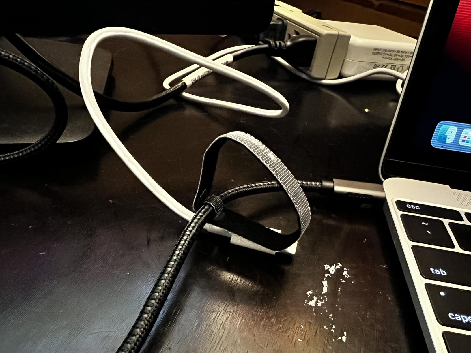 uni USB C to DisplayPort Cable for Home Office (4K@60Hz, 2K@165Hz), Sturdy Aluminum USB Type-C to DisplayPort Cable [Thunderbolt 3/4 Compatible] for MacBook Pro/Air, iPhone 15 Pro/Max, XPS, Surface customer photo 1