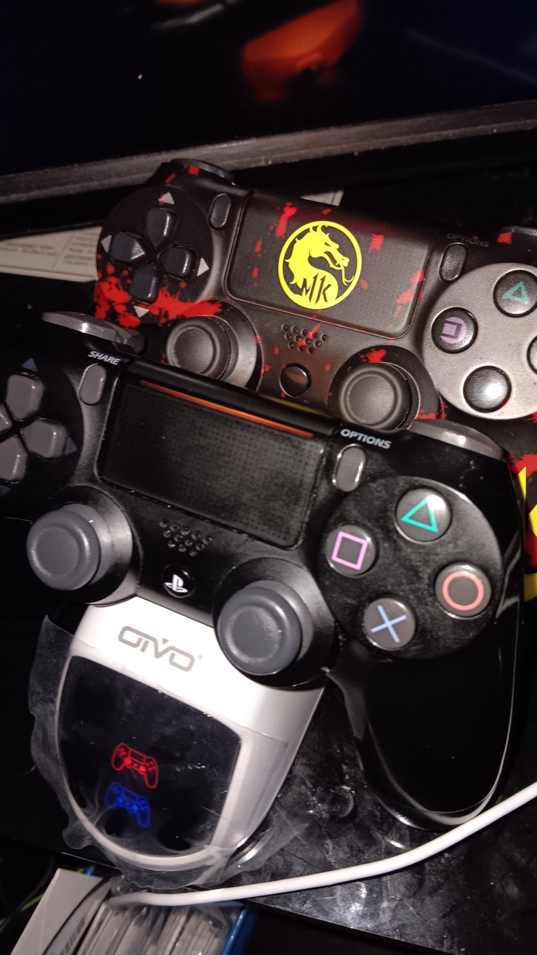 PS4 Controller Charger Dock Station, OIVO 1.8Hrs PS4 Controller Charging Dock, Charging Station Replacement for PlayStation 4 Dualshock 4 Charger customer photo 1