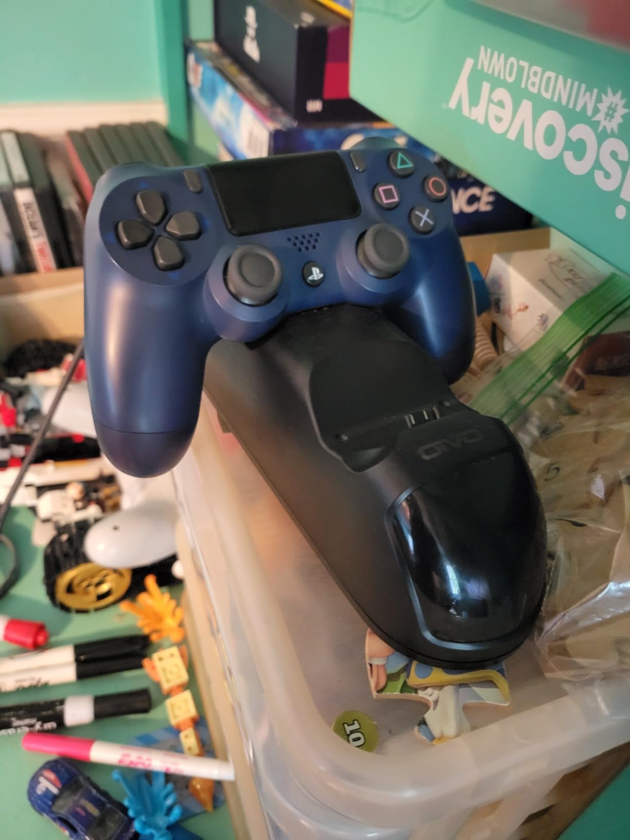 PS4 Controller Charger Dock Station, OIVO 1.8Hrs PS4 Controller Charging Dock, Charging Station Replacement for PlayStation 4 Dualshock 4 Charger customer photo 2