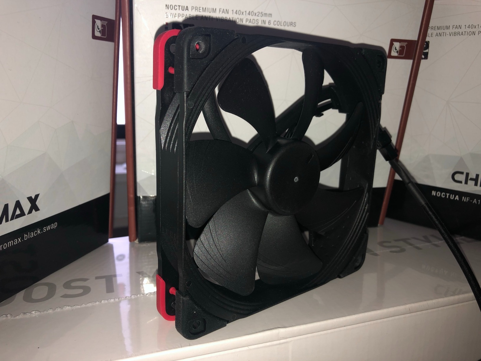 Noctua NF-A14 PWM chromax.Black.swap, Premium Quiet Fan, 4-Pin (140mm, Black) customer photo 1