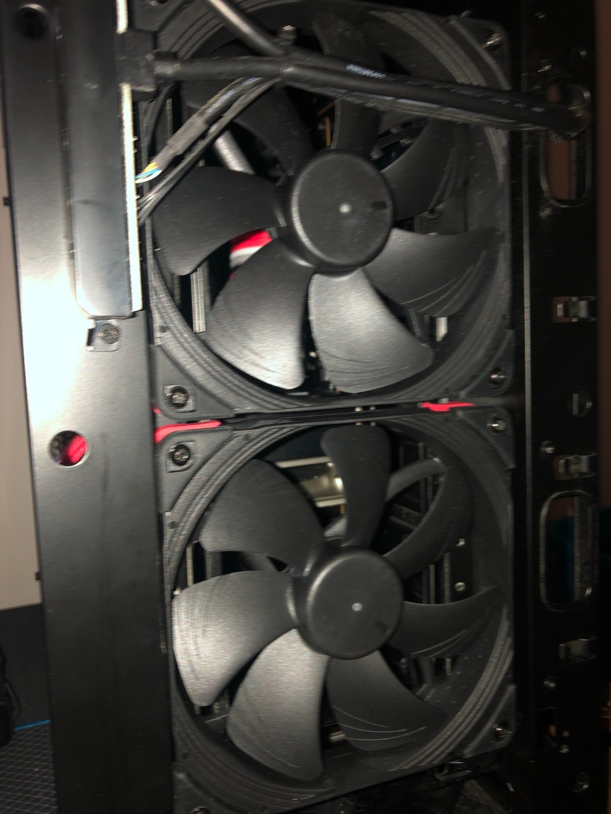 Noctua NF-A14 PWM chromax.Black.swap, Premium Quiet Fan, 4-Pin (140mm, Black) customer photo 2