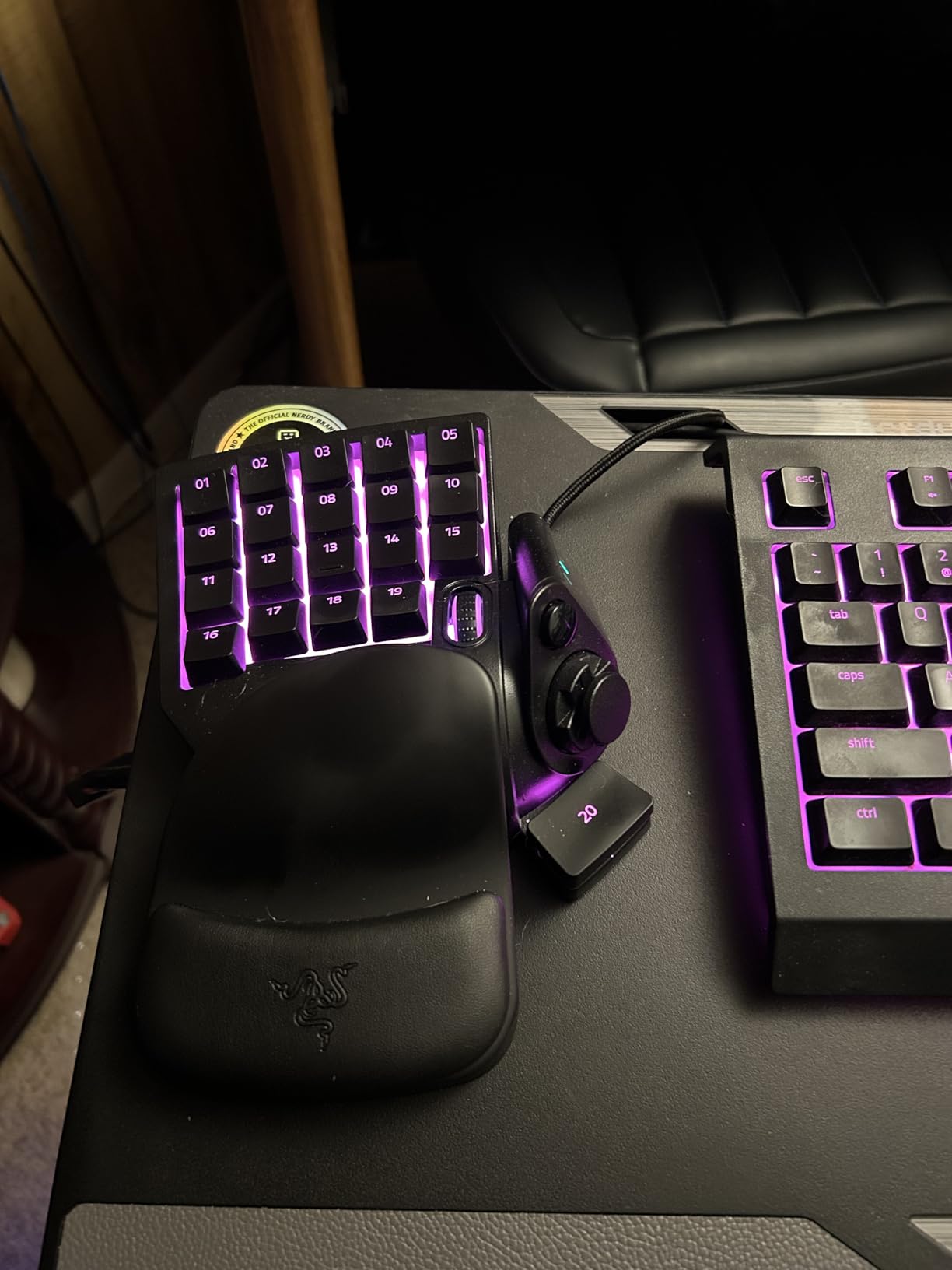 Razer Tartarus V2 Gaming Keypad - Mecha Membrane Key Switches, One Handed Keyboard, 32 Programmable Keys, Customizable Chroma RGB Lighting customer photo 2