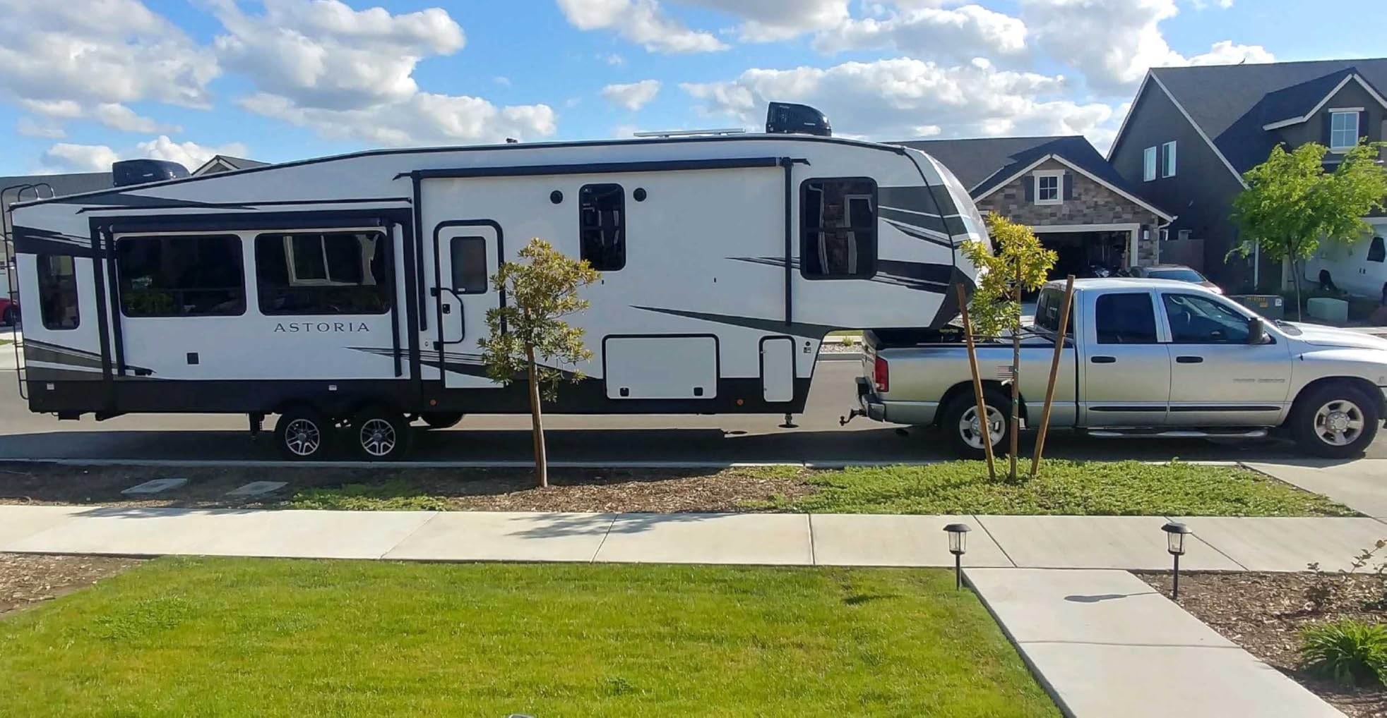 Lippert Ground Control 3.0 Automatic 5th Wheel RV Leveling System Rear Hall Effect Jack for Right Leg Replacement with 5,000-lb. Load Capacity - 344792 customer photo 1