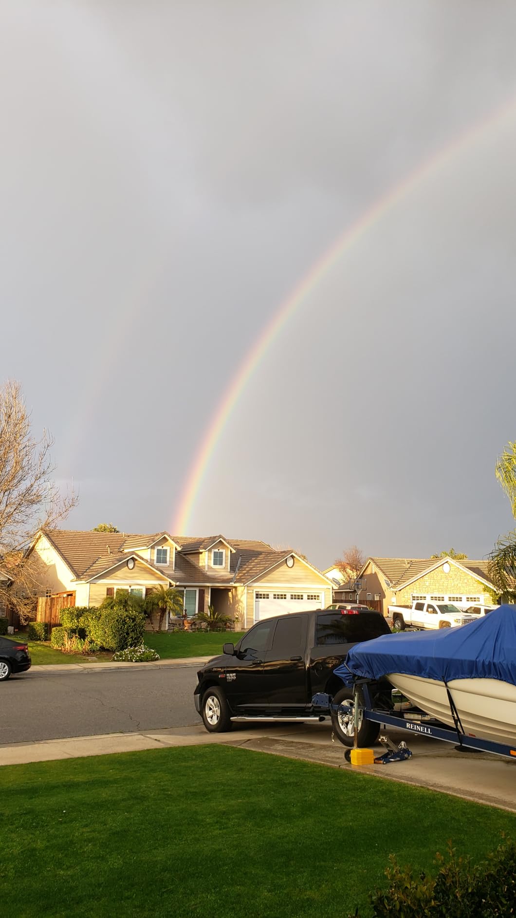 Seamander Waterproof Boat Cover, Solution-Dyed Yarn Marine Grade Cover Fits 20' to 22' ft Bass, V-Hull, Tri-Hull, Fish & Ski, Runabout Bowrider Boats - Heavy Duty Canvas Gray customer photo 1