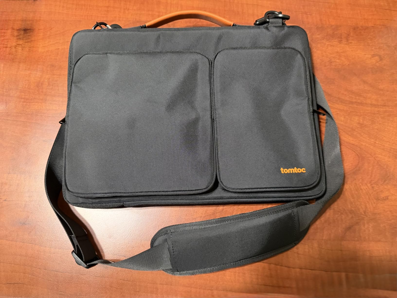 tomtoc 360 Protective Laptop Shoulder Bag for 16-inch MacBook Pro M5/M4/M3/M2/M1 Pro/Max 2026-2019, Water-resistant Sleeve for Dell XPS 15 Surface Book 3 The New Razer Blade 16 customer photo 2