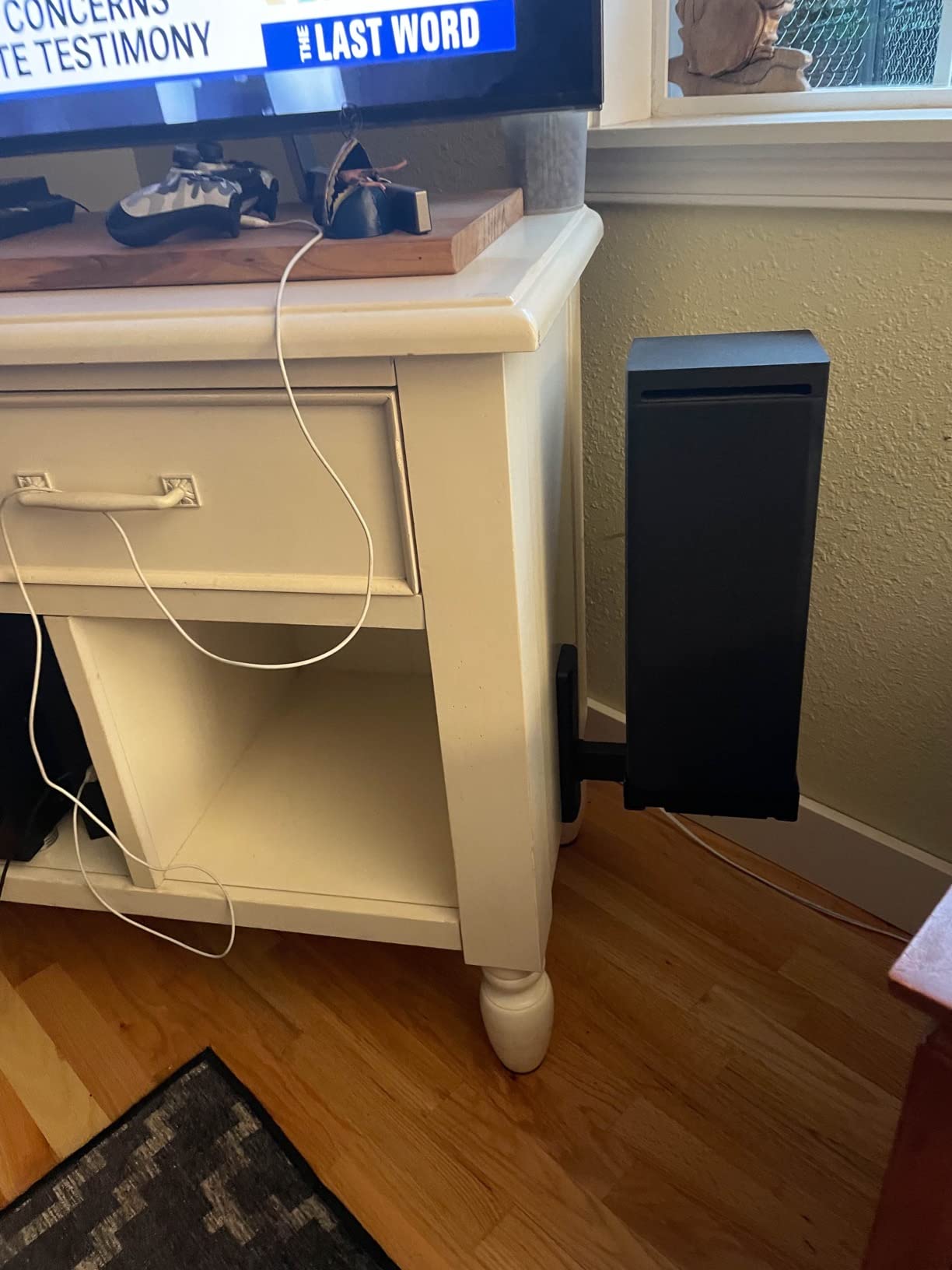 Rockville RHSB8 Adjustable Wall Mount Speaker Brackets (Pair), 180-Degree Swivel, 10-Degree Tilt, 40lb Capacity, Perfect for Home Theater and Studio Monitors customer photo 1